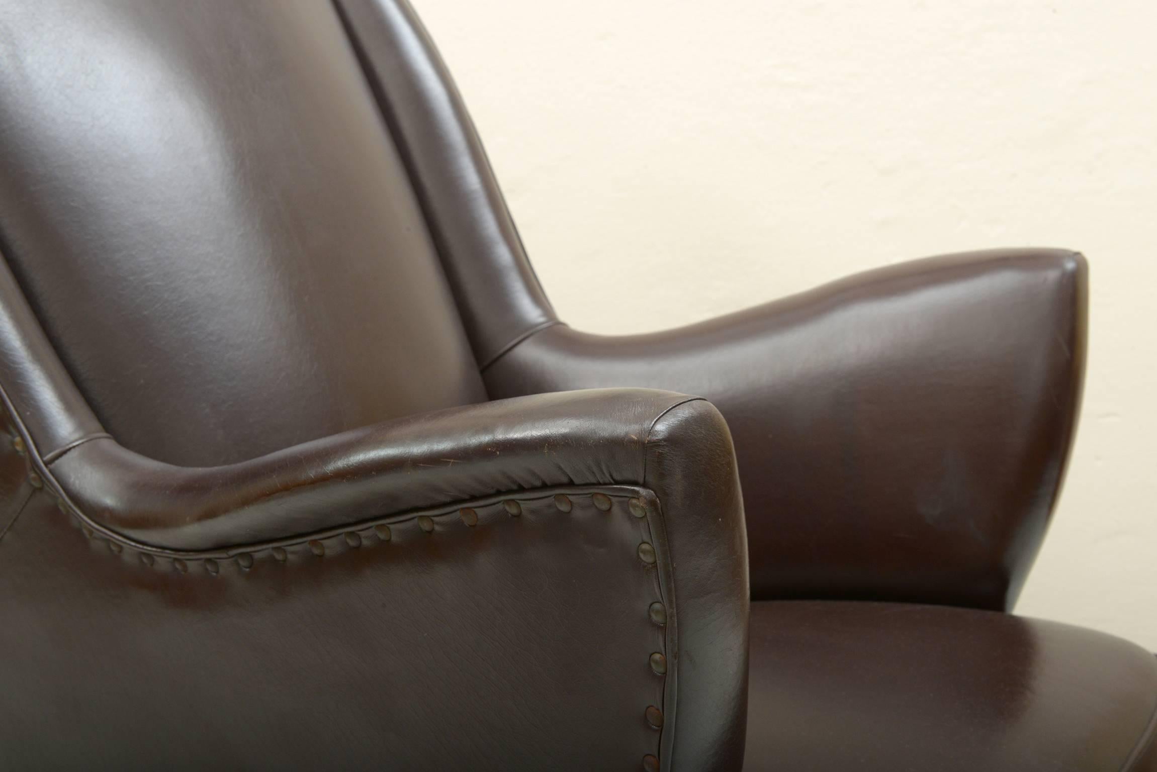 Pair of Italian 1950s Armchairs Original Upholster by ISA -Bergamo 5