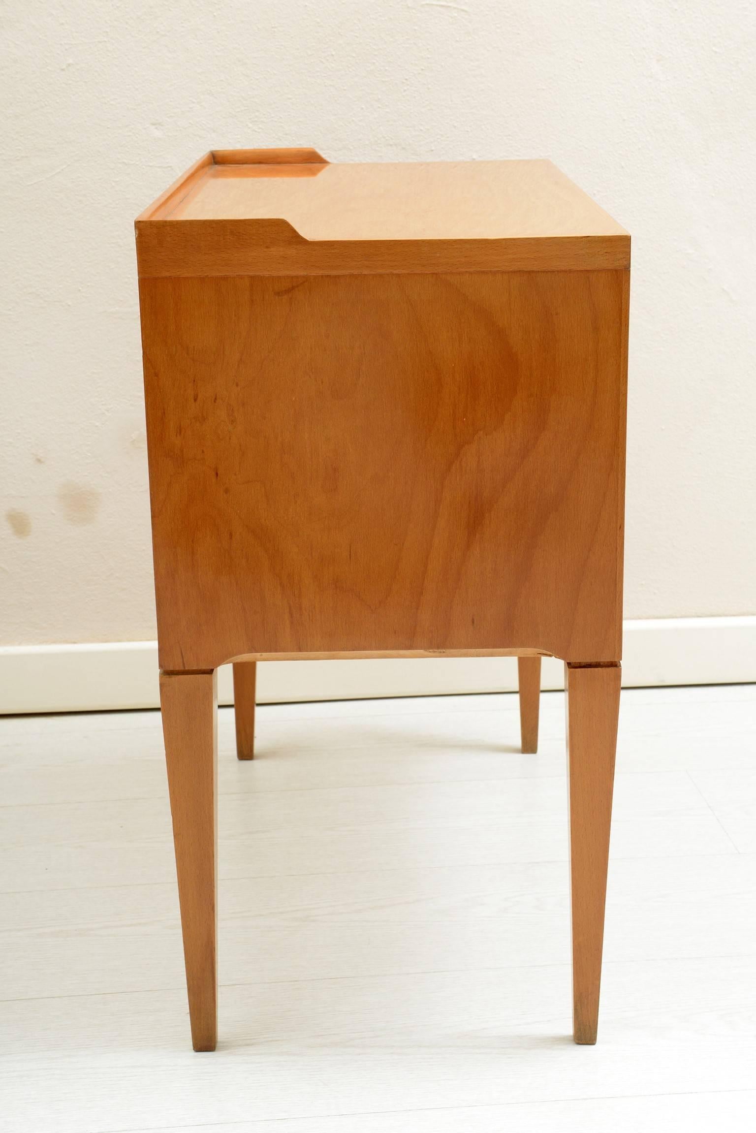 Pair of Elegant Italian, 1950s, Nightstand or Side Table In Excellent Condition In Firenze, Toscana