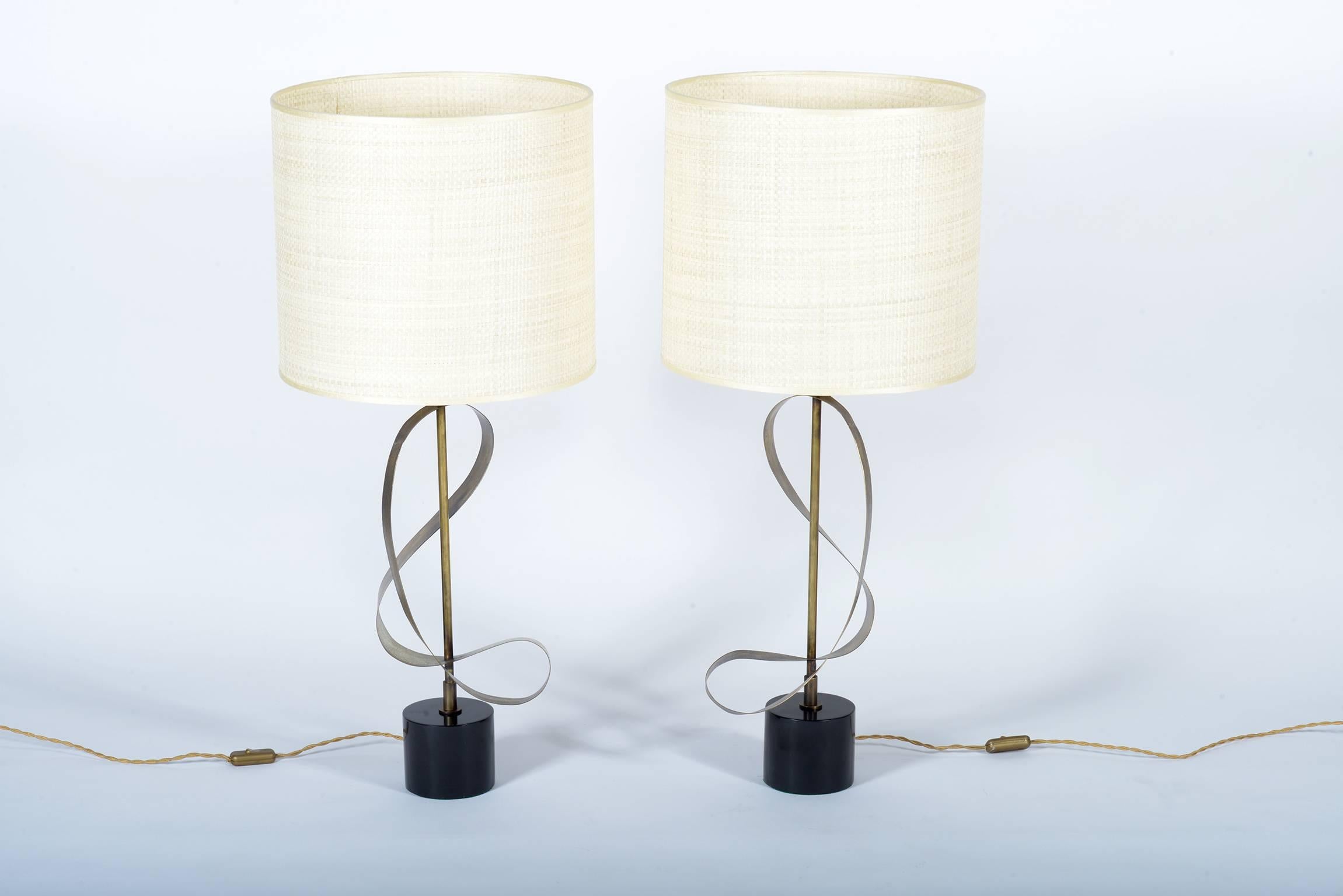 Mid-Century Modern Pair of Italian Mid-20th Century Table Lamps Knurled Curved Brass