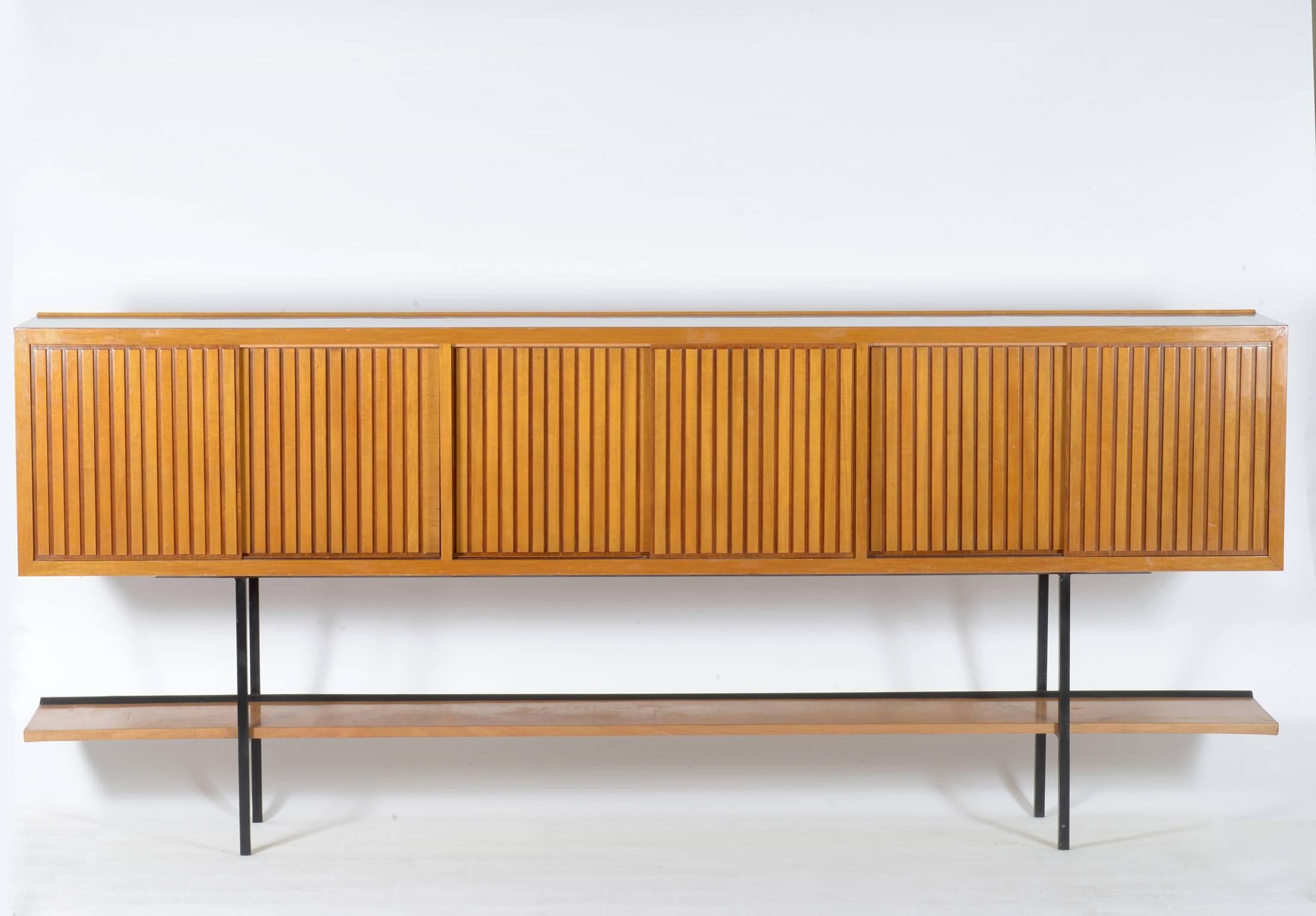 Mid Century modern  Italian sideboard  sliding grooved  Doors  , 1960's For Sale 3