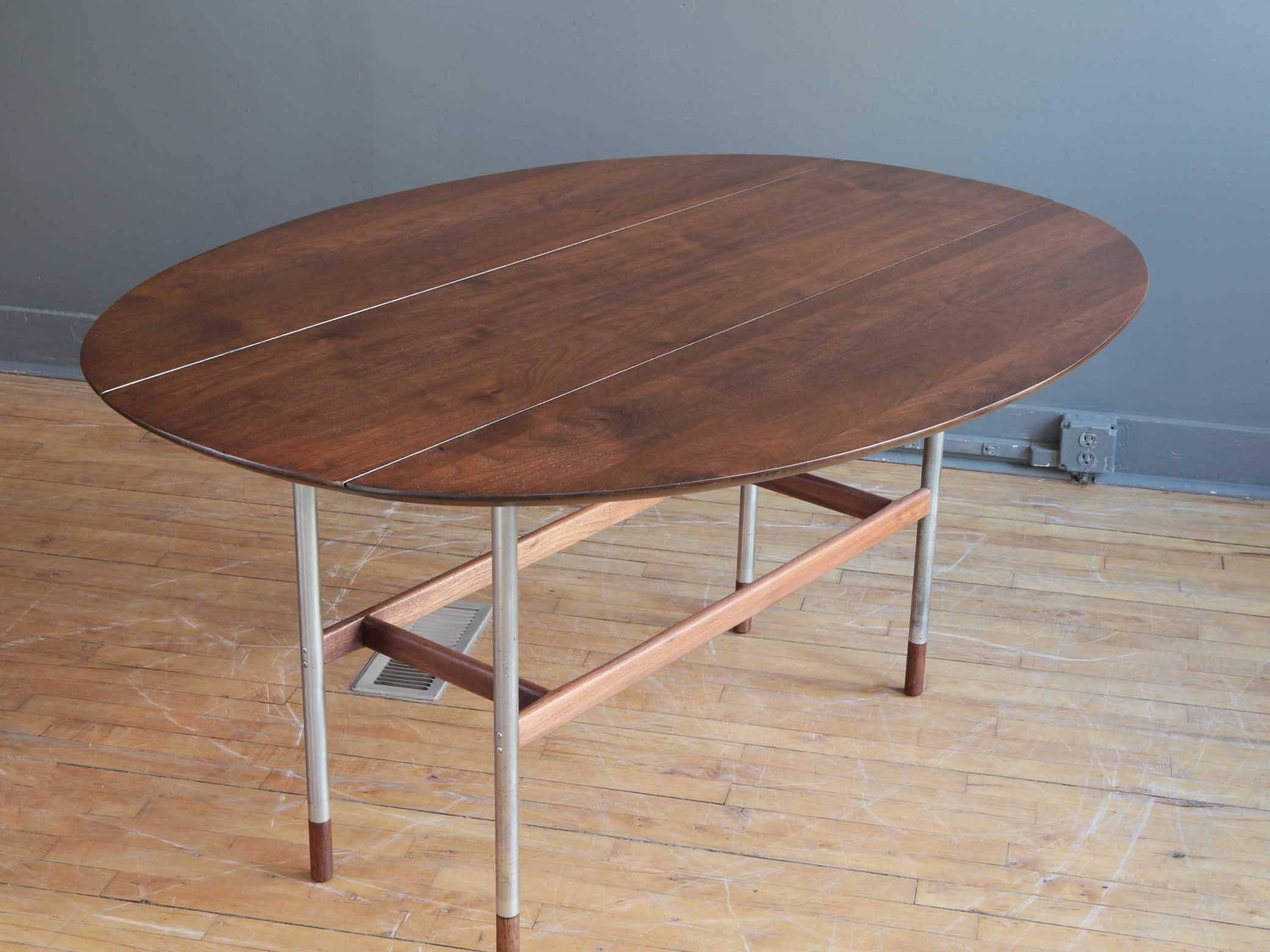 Mid-20th Century Danish Drop-Leaf Table Attributed to Arne Vodder For Sale
