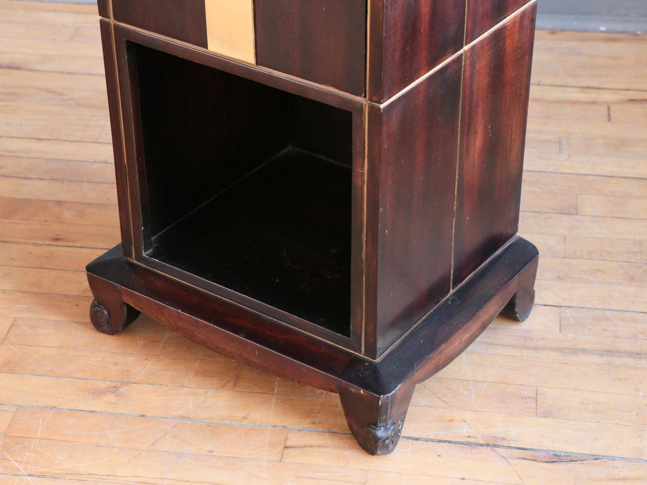 Pair of Art Deco Mahogany Nightstands by John Stuart In Good Condition In Cambridge, MA