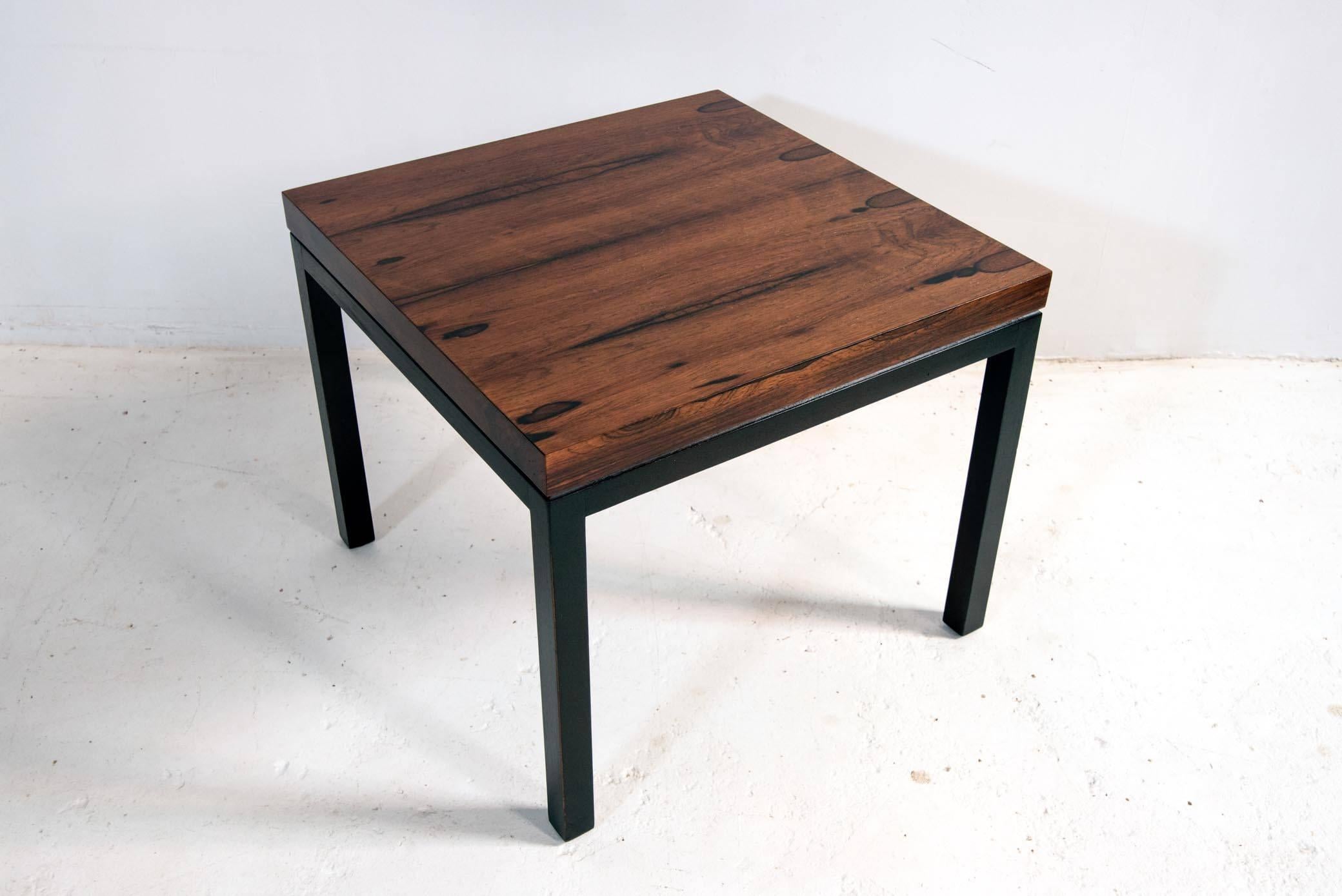 Rosewood and Black Lacquer Side Table by Milo Baughman for Thayer Coggin In Excellent Condition In Cambridge, MA