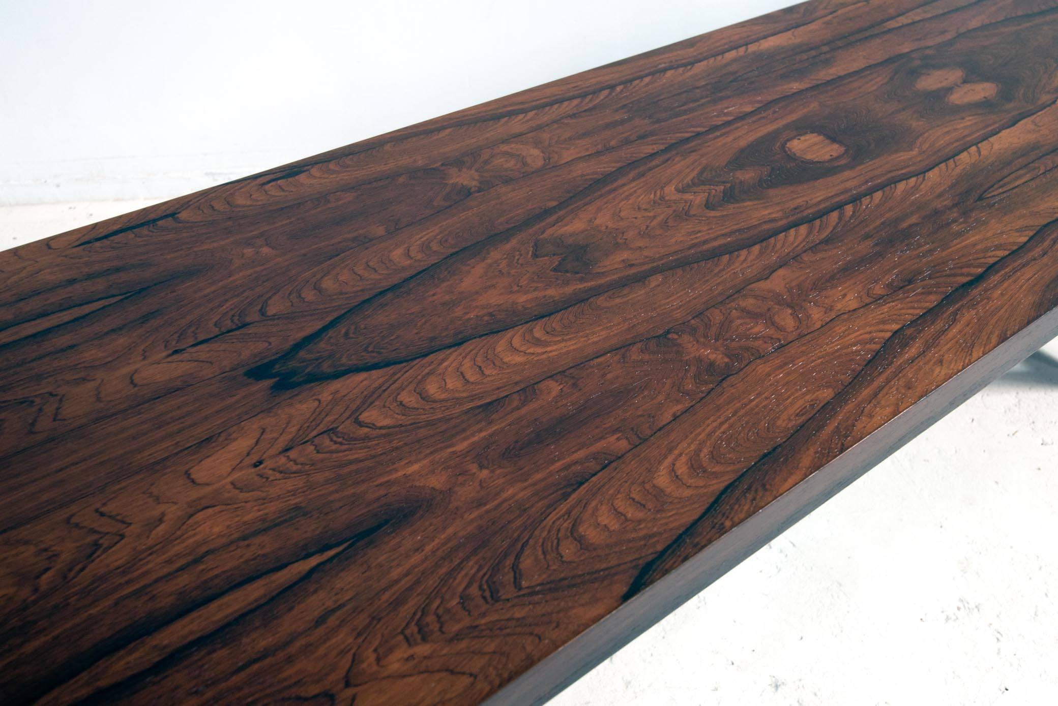 Rosewood and Black Lacquer Coffee Table by Milo Baughman for Thayer Coggin In Excellent Condition In Cambridge, MA