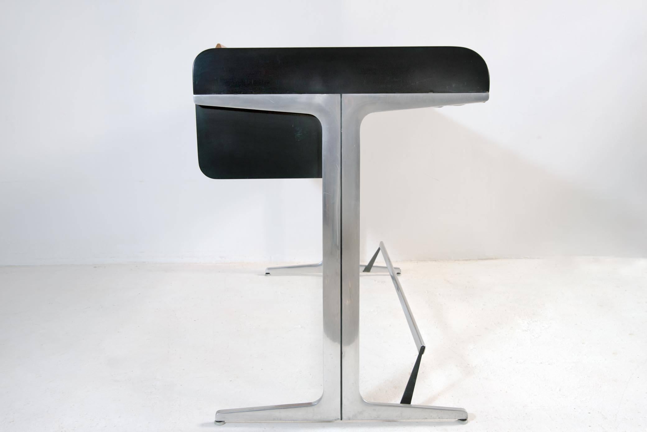 Action Office Desk by George Nelson for Herman Miller 1