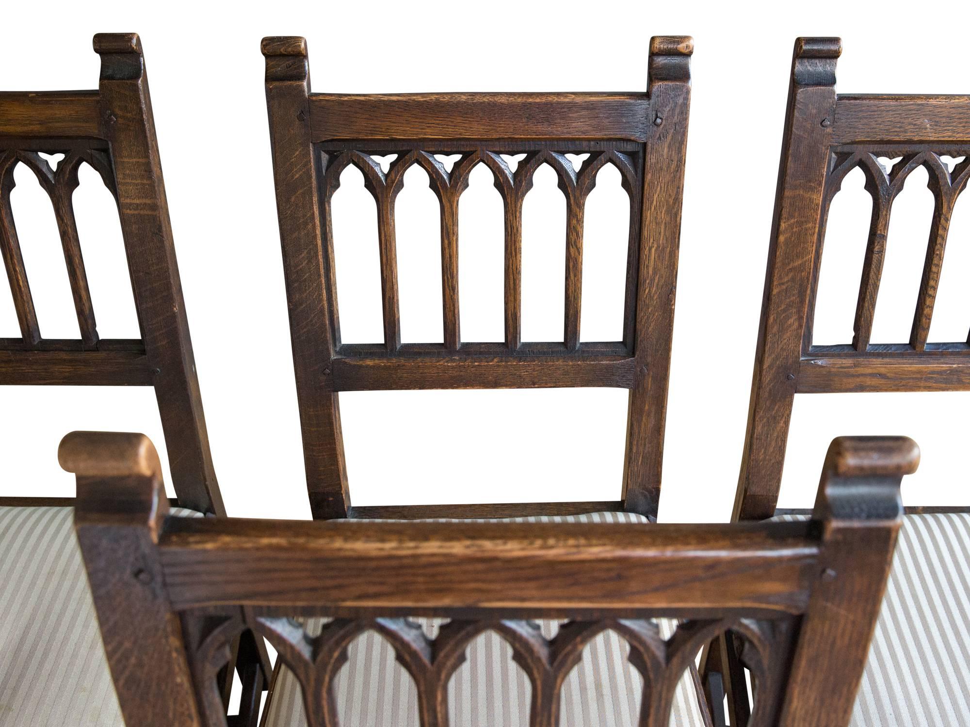 Mid-20th Century Set of Six Oak Gothic Revival Pew Chairs from Riverside Church For Sale