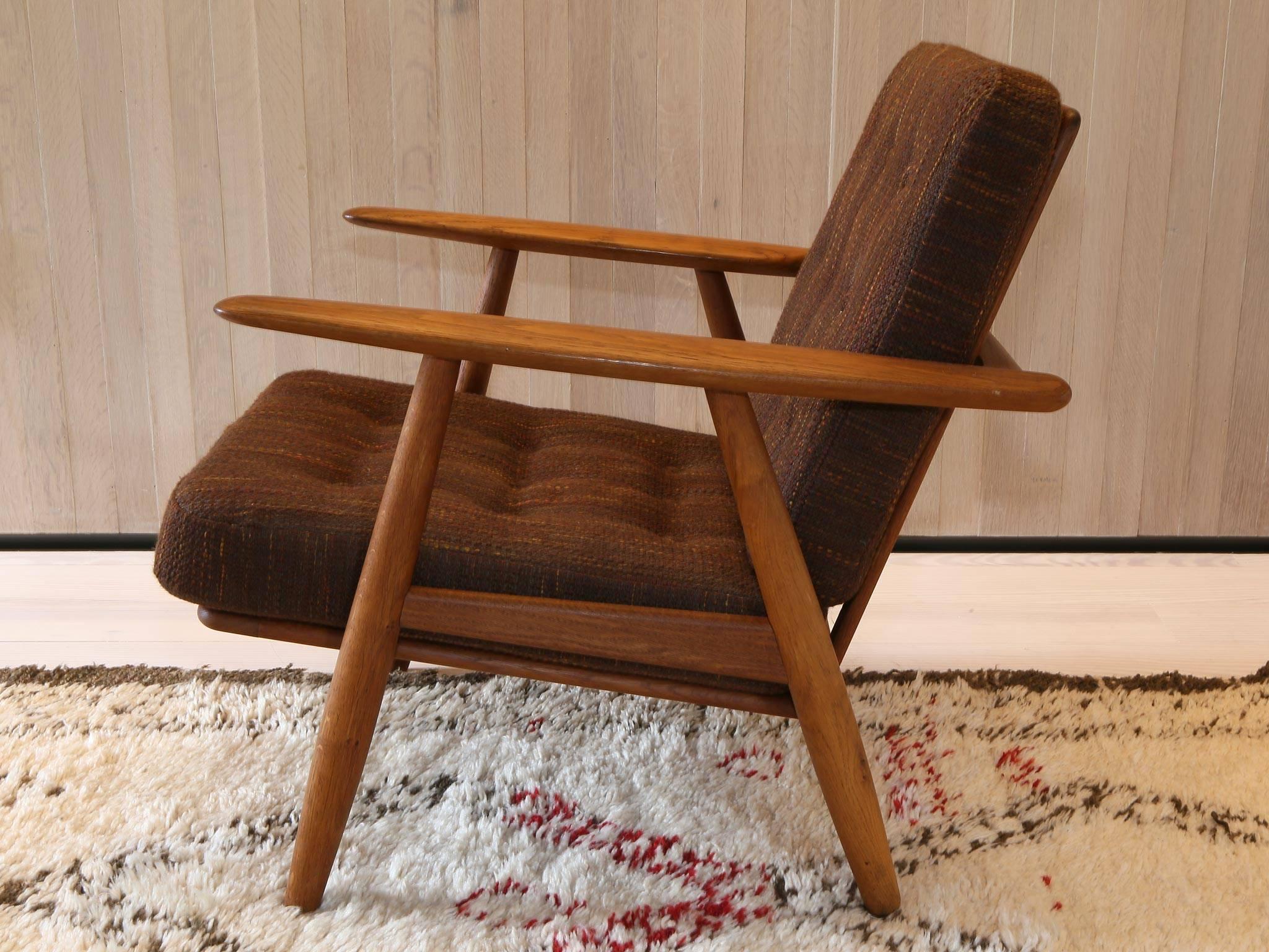 Mid-Century Modern Pair of Hans Wegner GE-240 Lounge Chairs