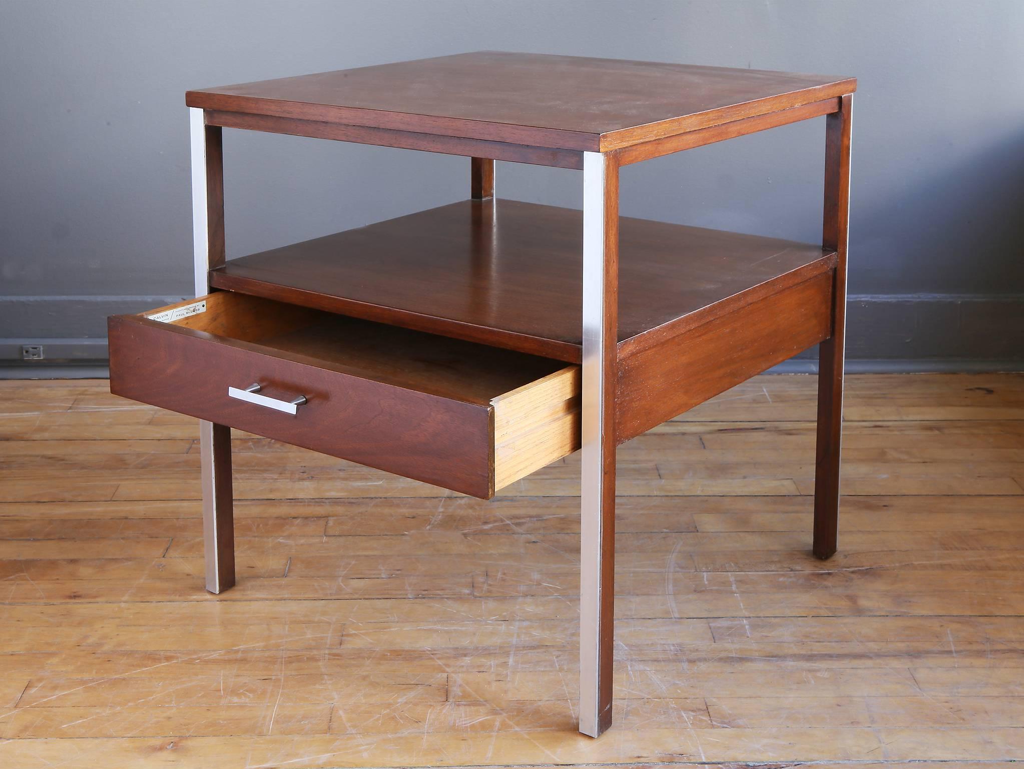 Mid-Century Modern Pair of Walnut Side Tables by Paul McCobb for Calvin
