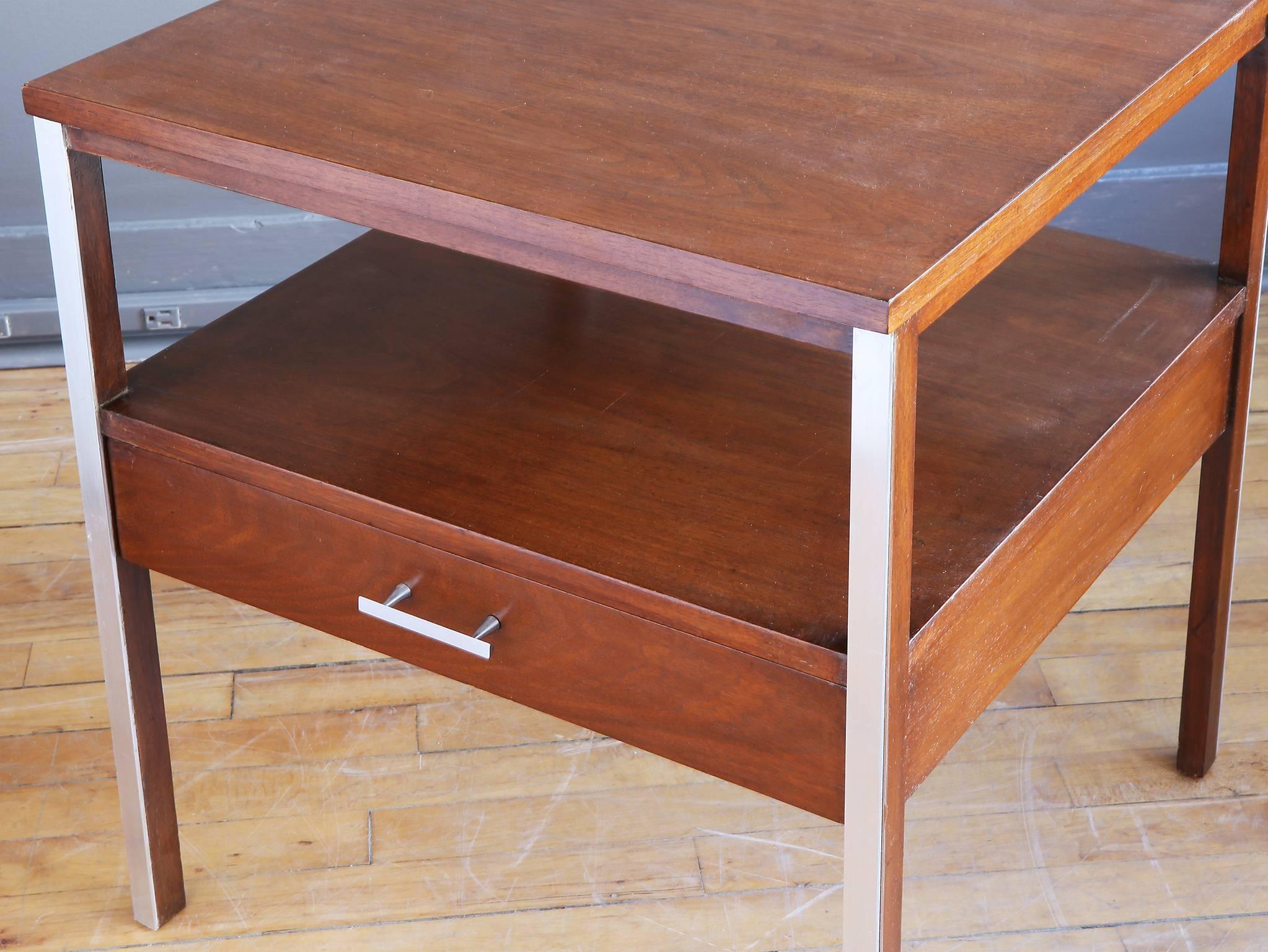 Pair of Walnut Side Tables by Paul McCobb for Calvin In Good Condition In Cambridge, MA