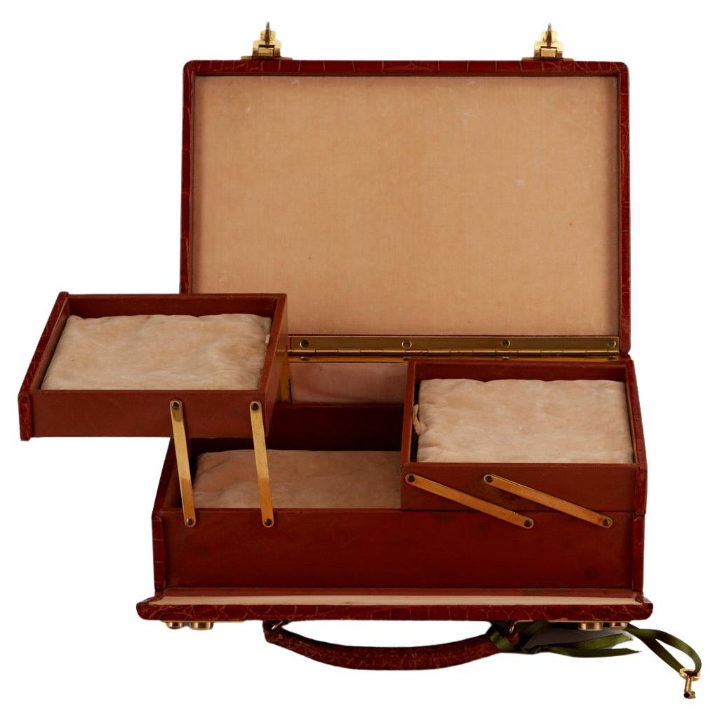 Antique Tan Crocodile Jewellery Box with Lift Tray Opening London Circa 1918-20 For Sale