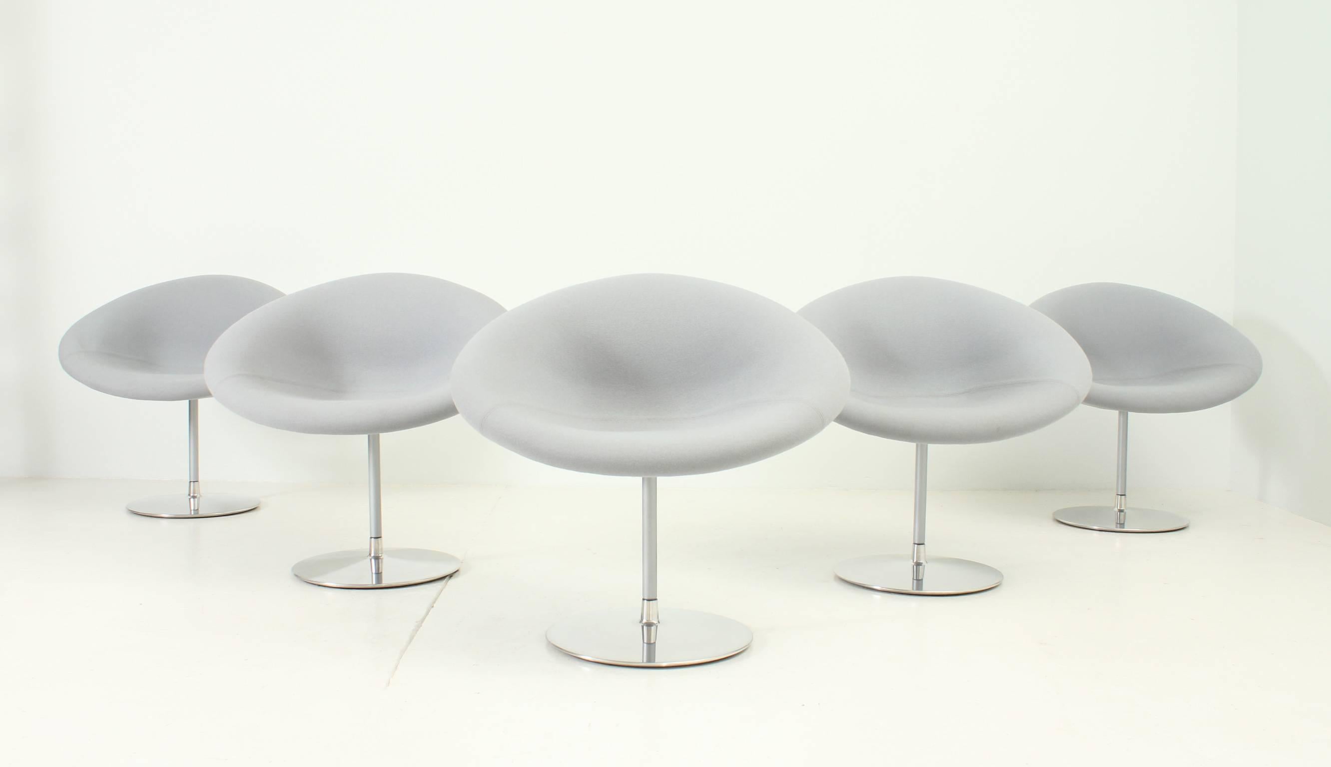 Set of Little Globe Chairs by Pierre Paulin 3