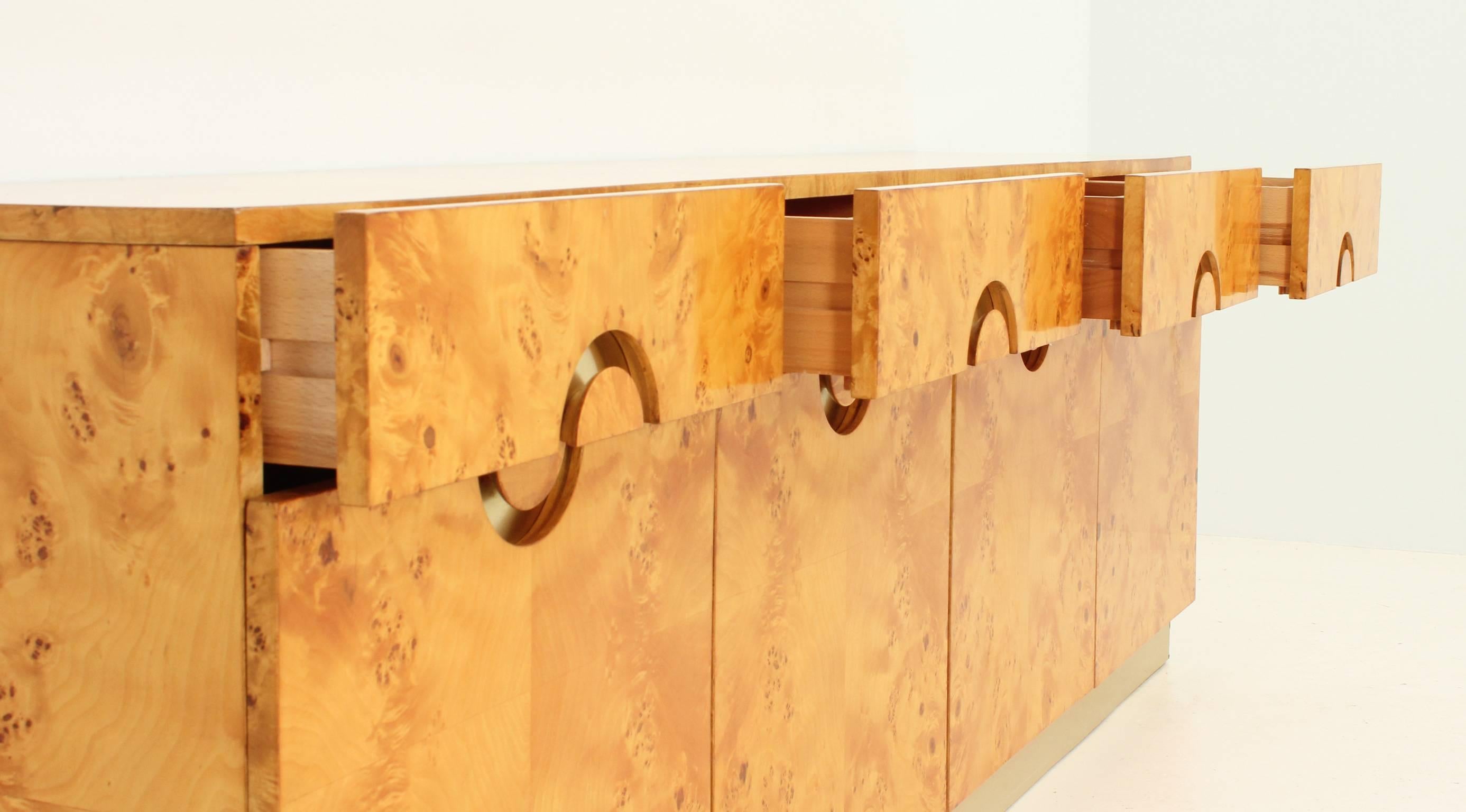 Italian Burl Wood Sideboard in the Manner of Willy Rizzo In Excellent Condition For Sale In Barcelona, ES