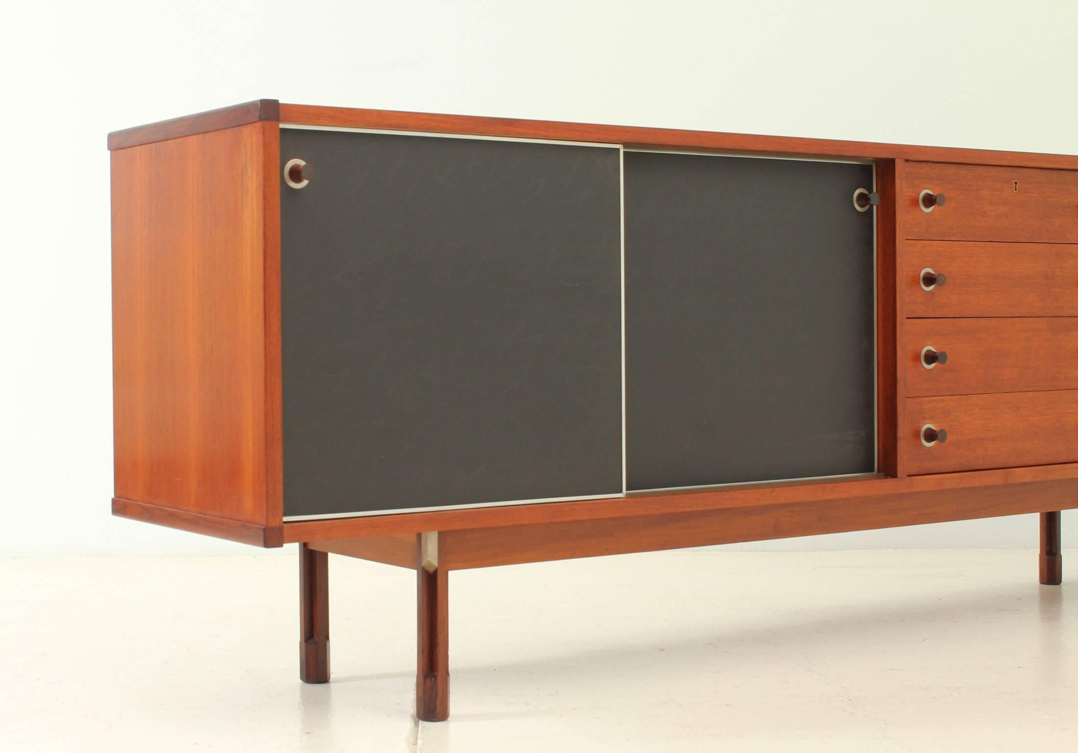 Mid-Century Modern Italian Sideboard in Teak and Rosewood For Sale