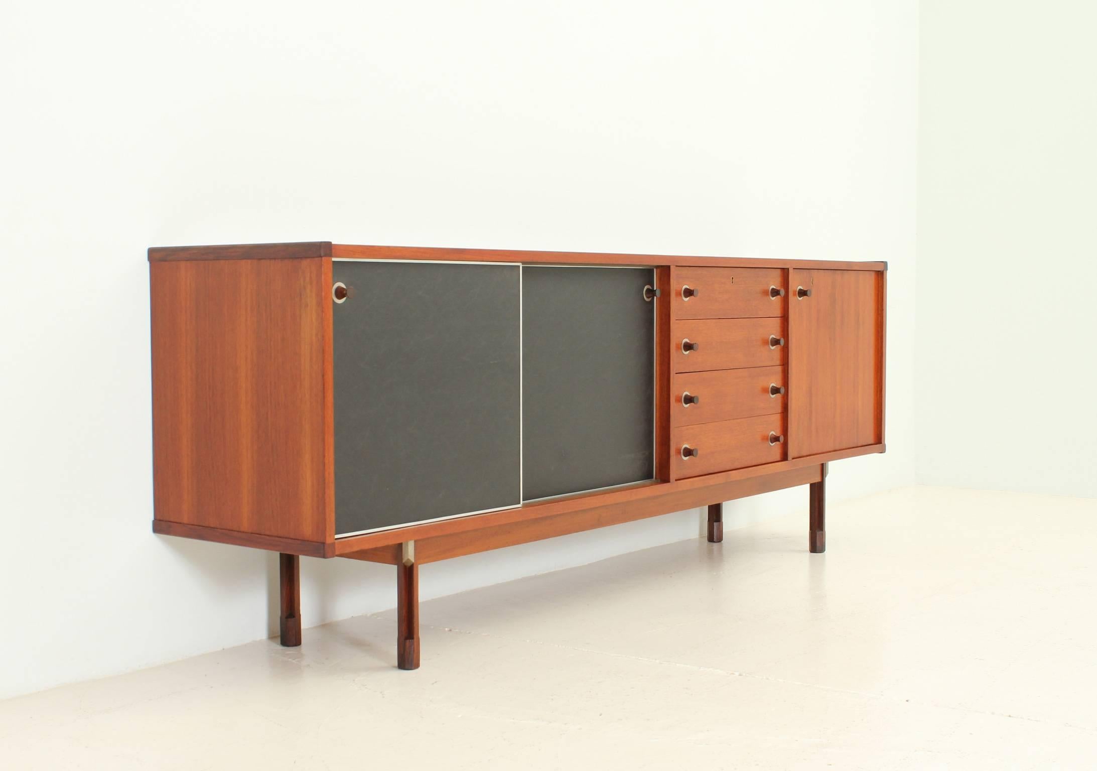 Italian Sideboard in Teak and Rosewood For Sale 5