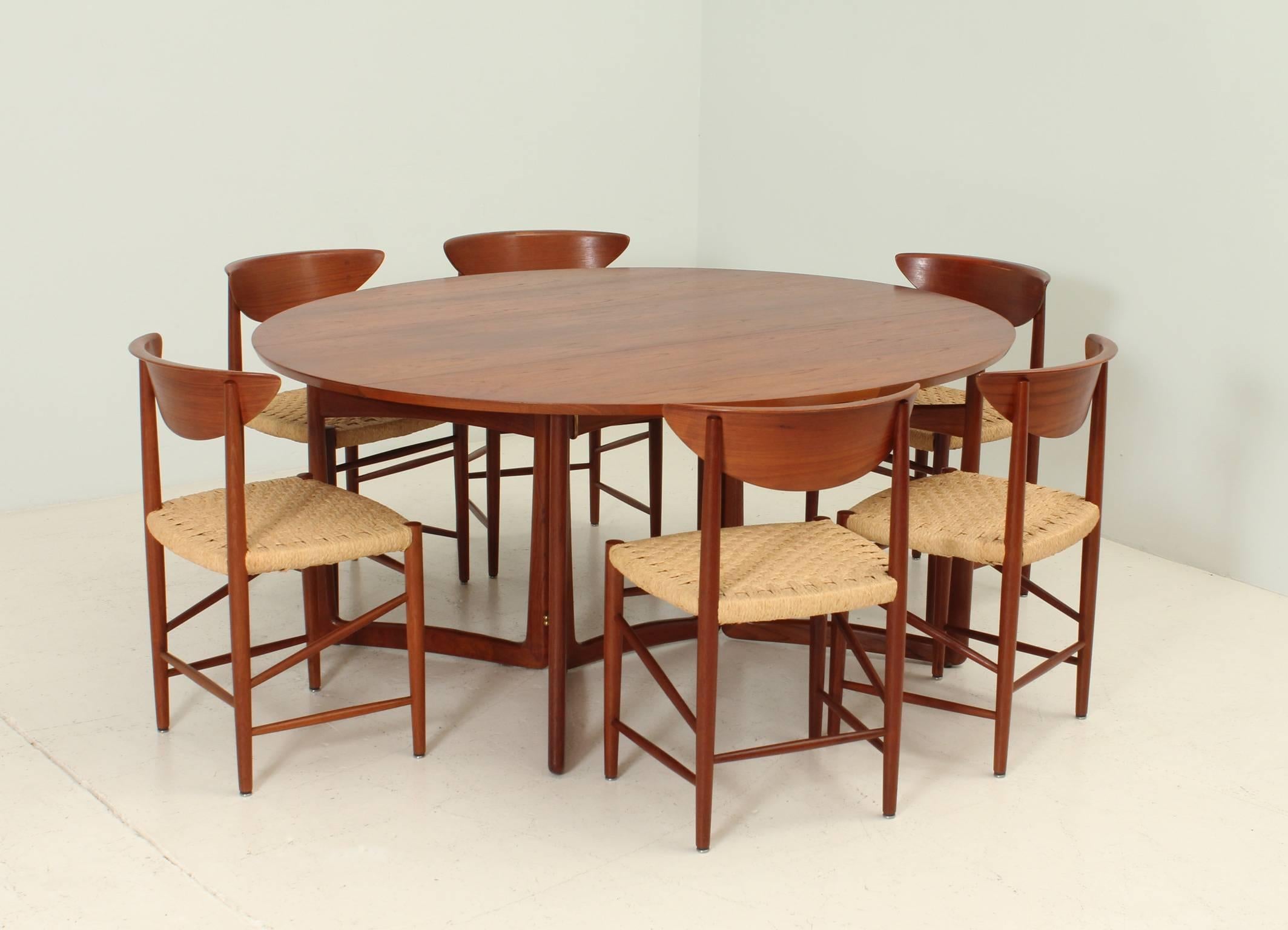Set of Six Hvidt & Mølgaard Dining Chairs For Sale 3
