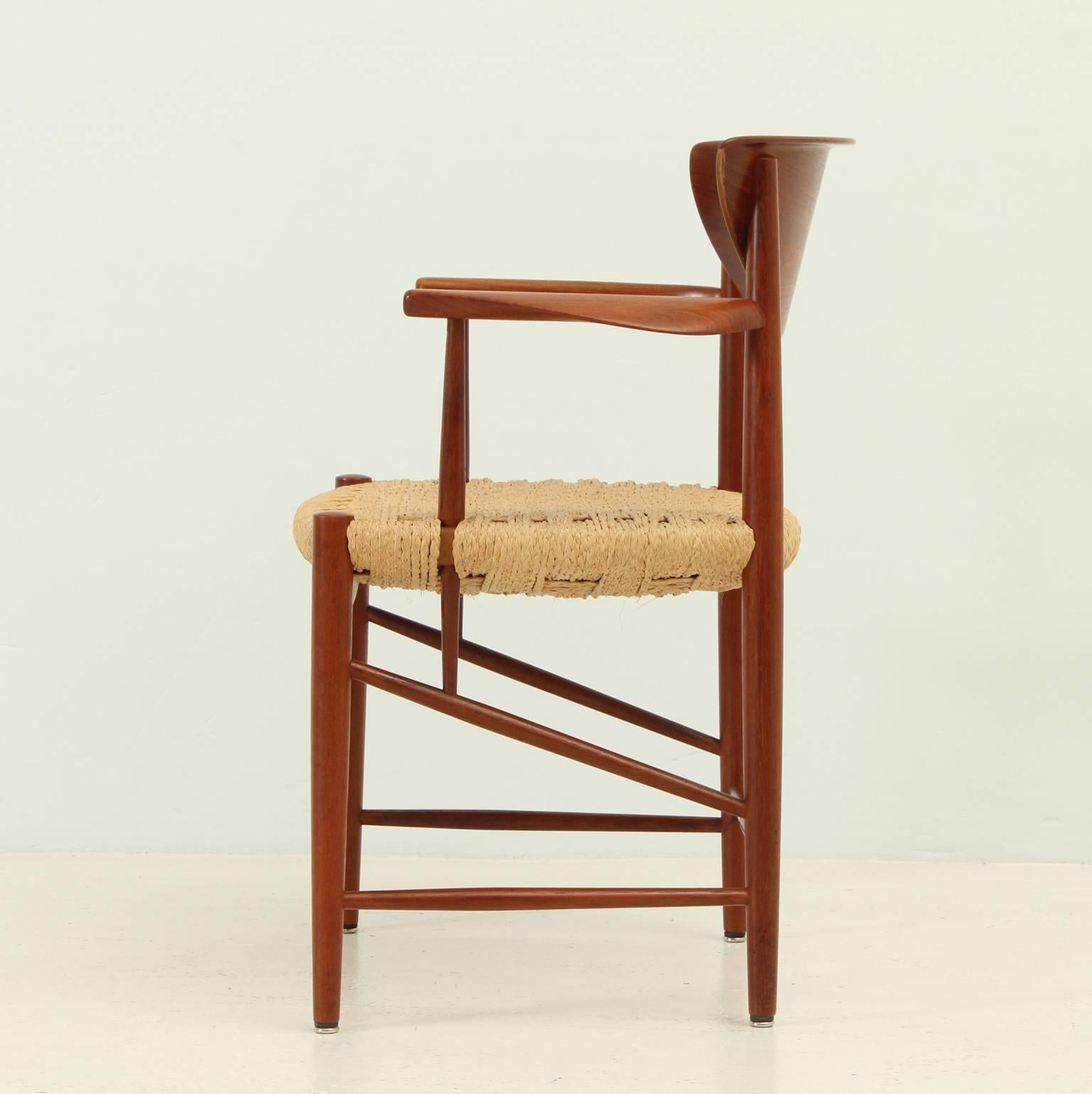 Mid-20th Century Hvidt and Mølgaard Armchair For Sale