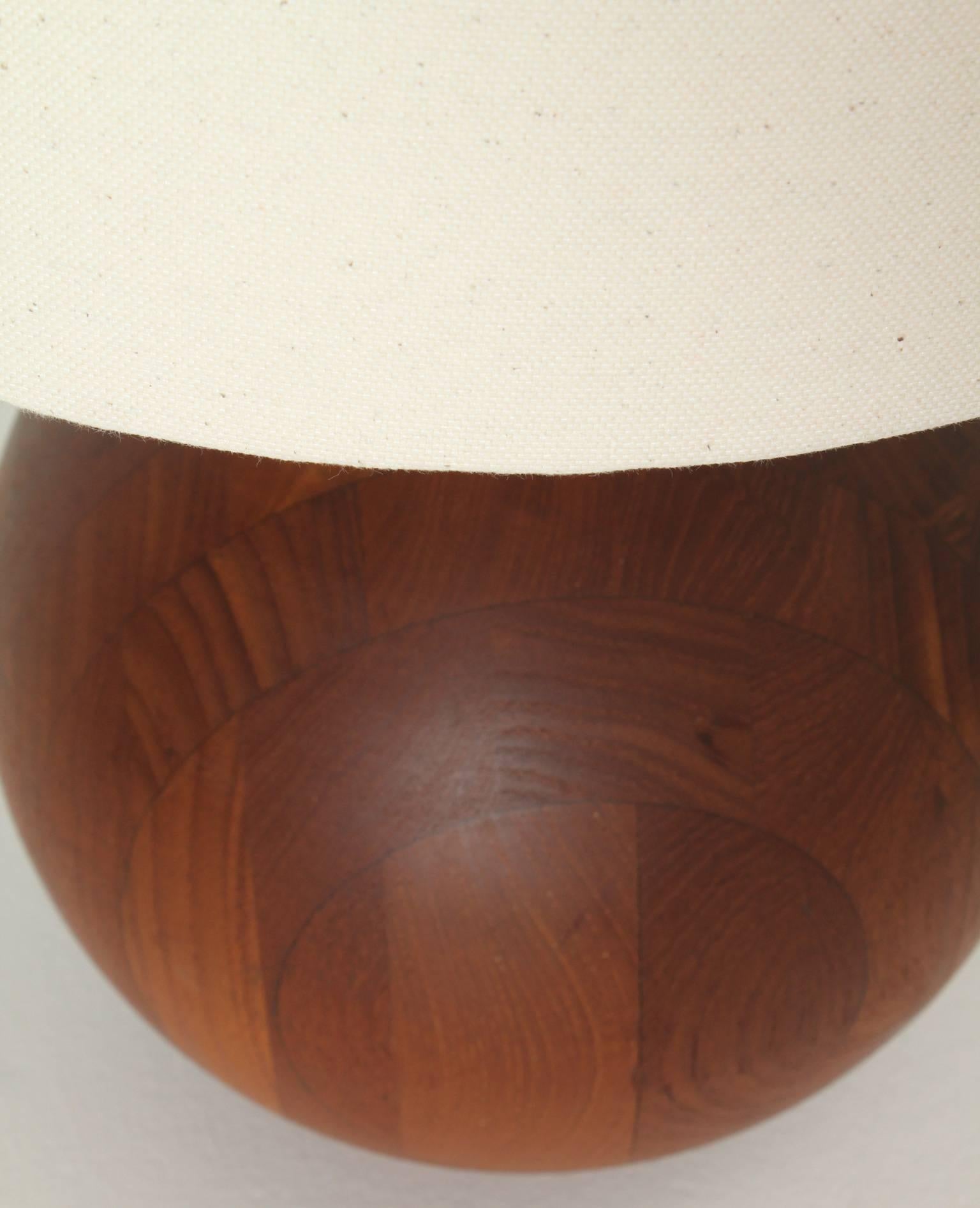 Danish Teak Table Lamp In Excellent Condition For Sale In Barcelona, ES