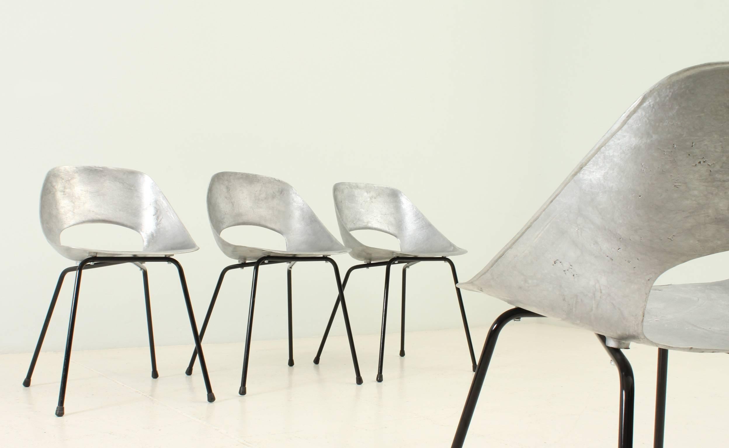 Set of Four Aluminium Tulip Chairs by Pierre Guariche For Sale 1