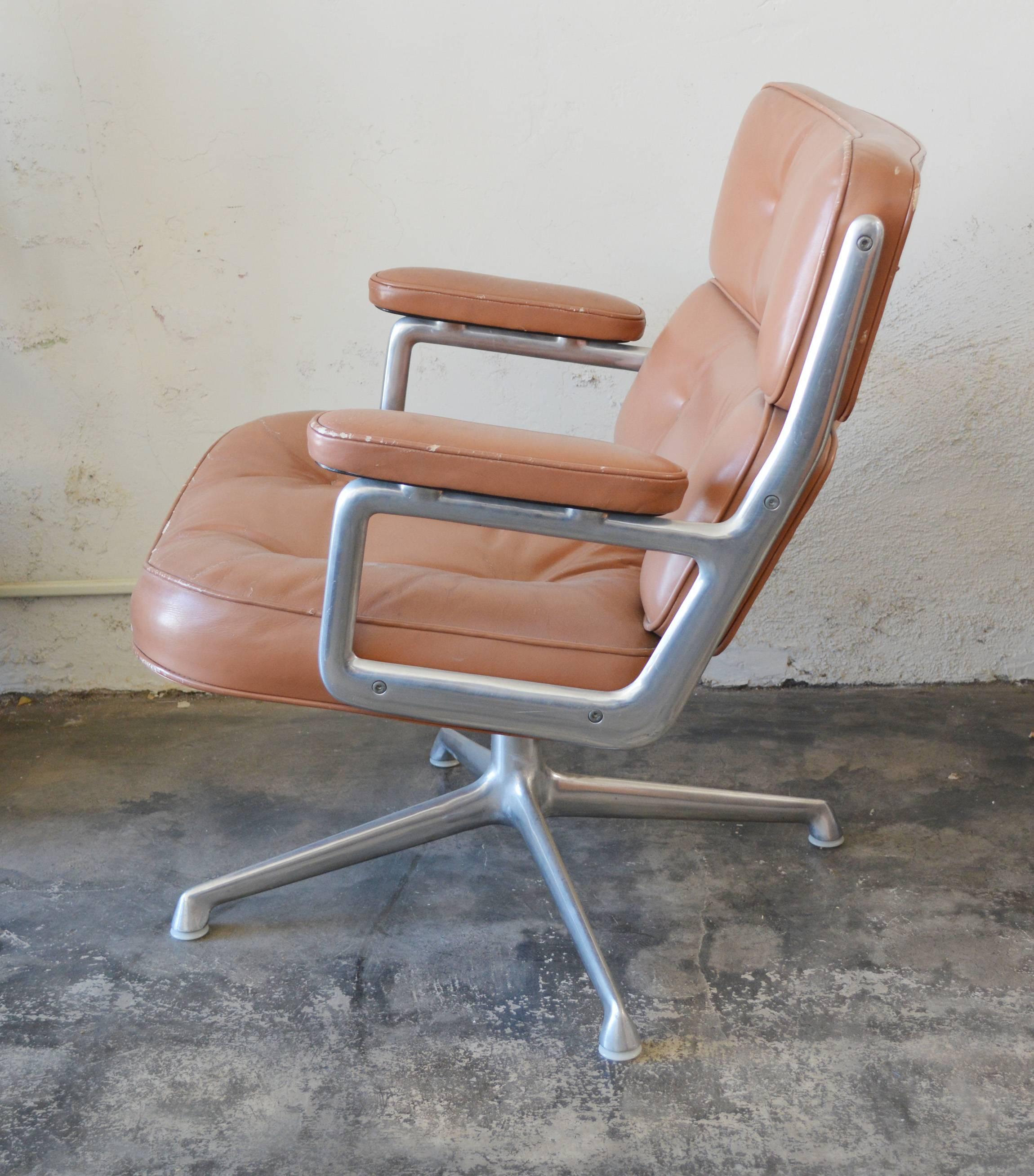 Charles Eames Time Life Lounge Chair In Good Condition In San Mateo, CA