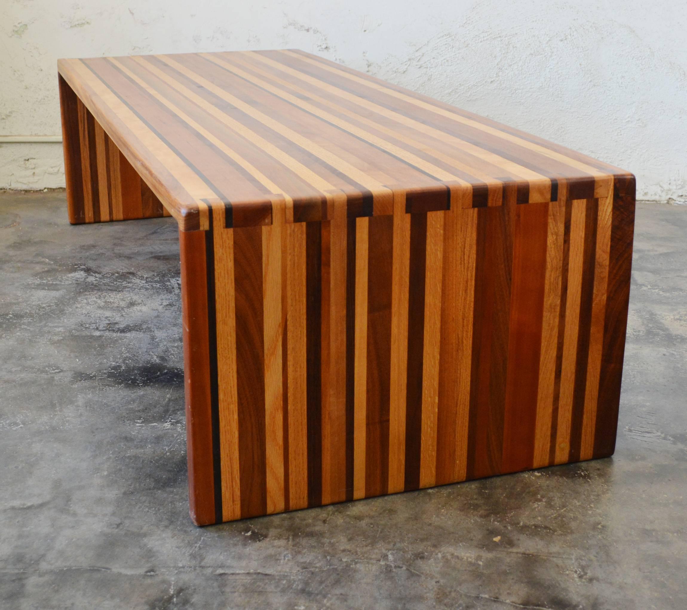 Américain Table basse ou banc en bois mixtes stratifié California Craft Studio en vente