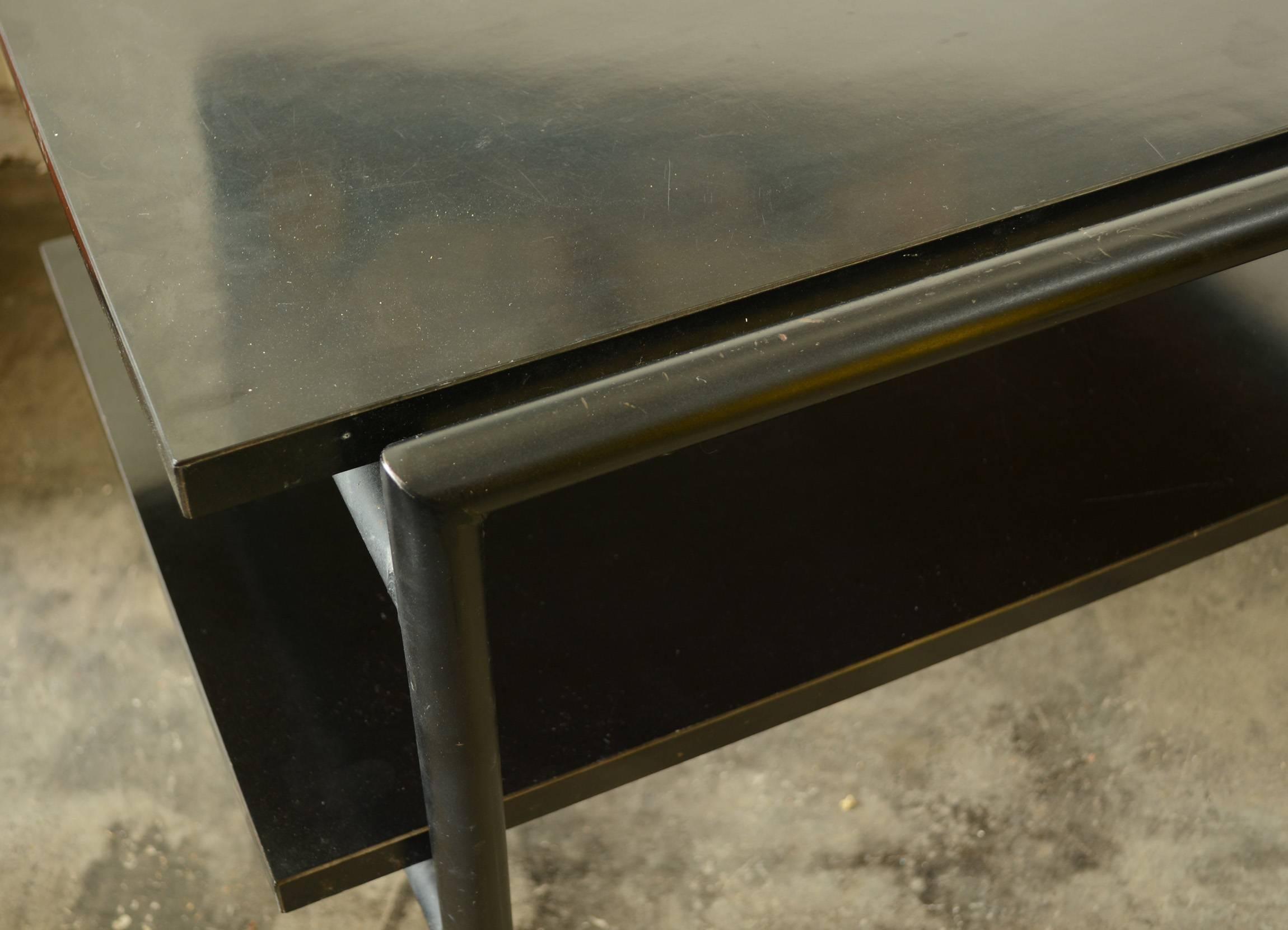 Don Knorr Iron and Laminate Side Table for Vista In Good Condition For Sale In San Mateo, CA