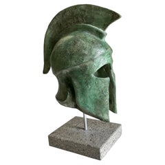 Handgefertigte griechische Helmskulptur auf bronzierter Keramik - made in Italy