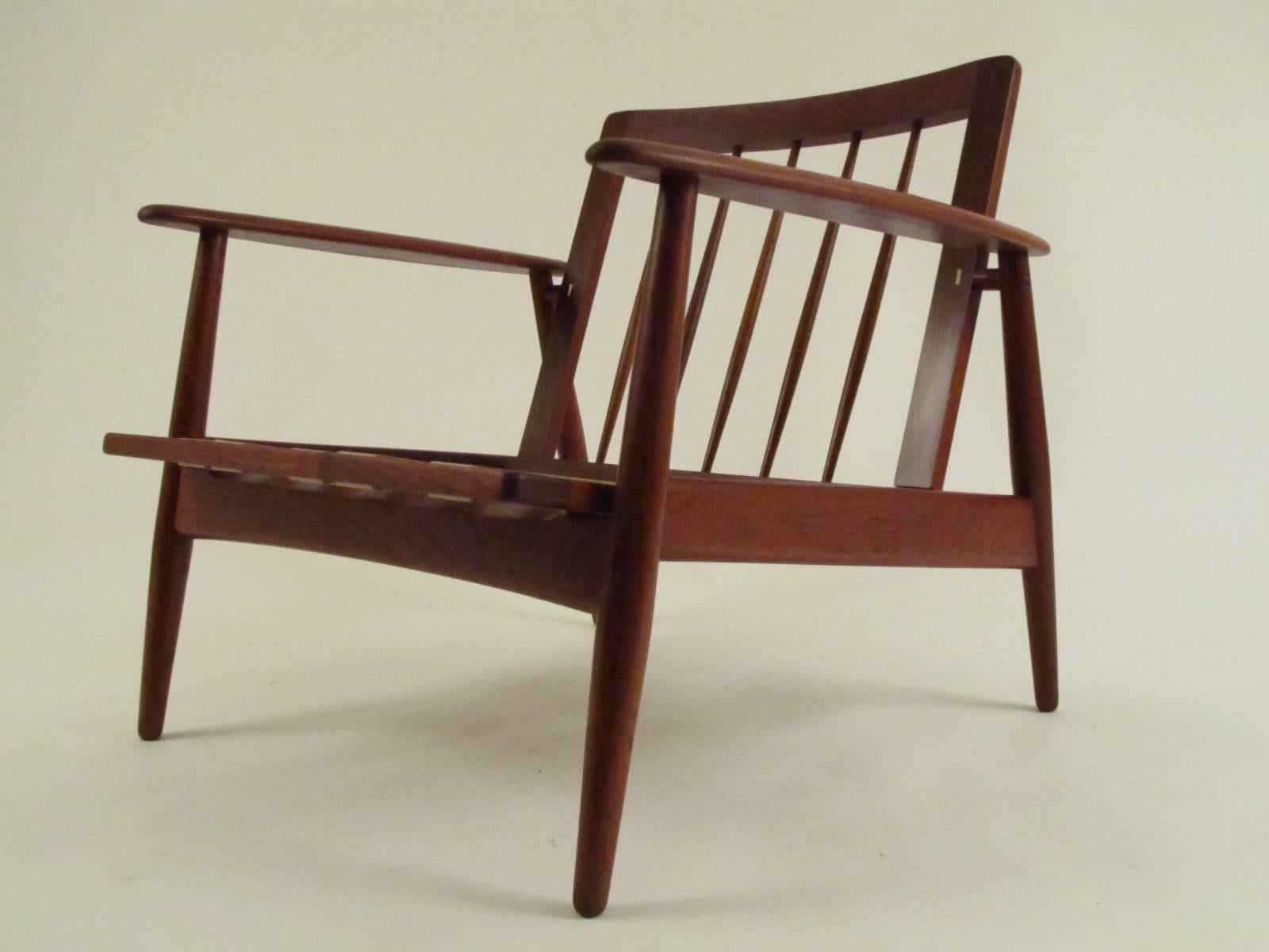 Single Danish Modern Teak Lounge Chair In Excellent Condition For Sale In Papaikou, HI