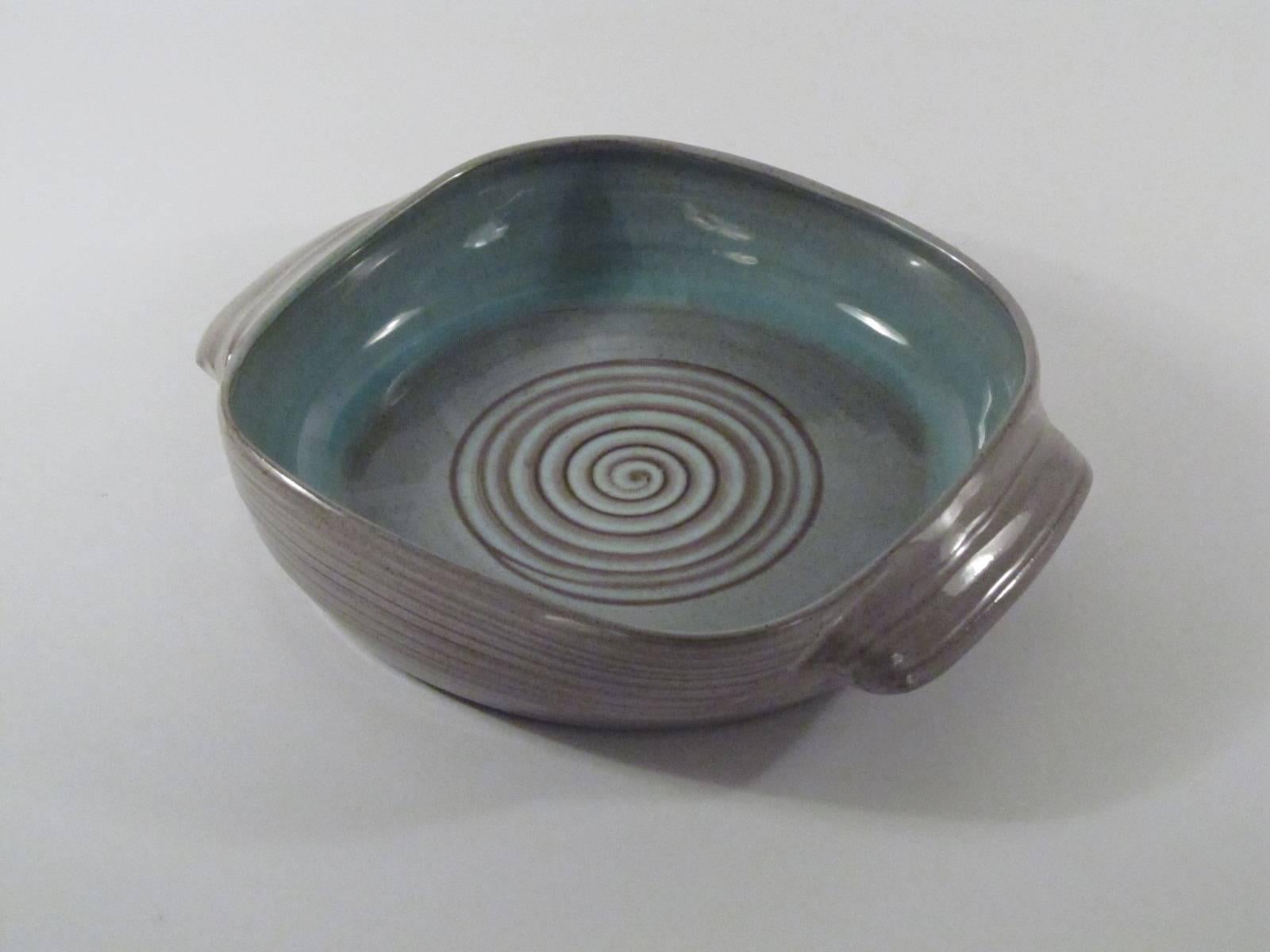 Mid-20th Century Handmade Bowl by Edwin and Mary Scheier For Sale