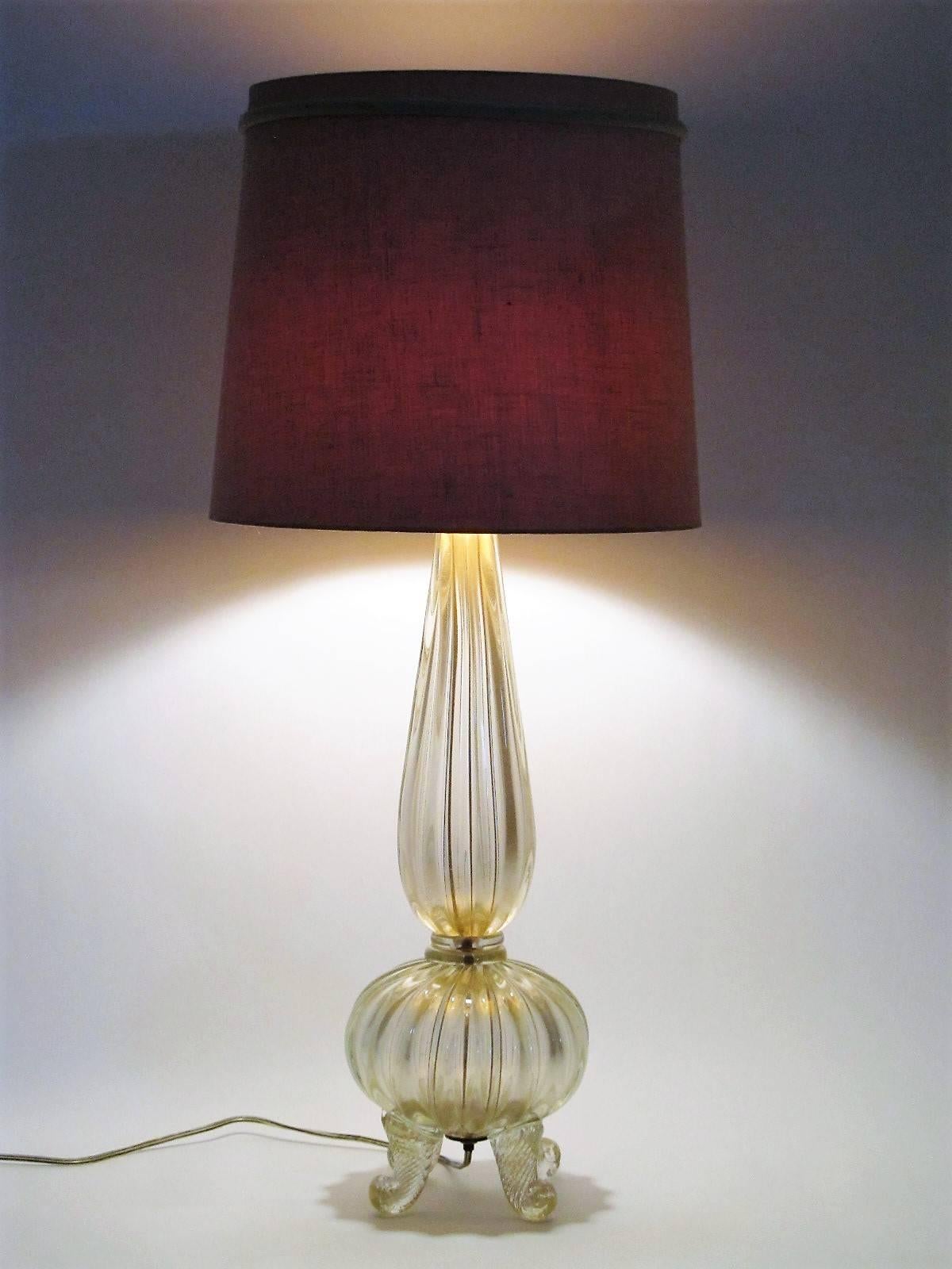 Gold Flake Barovier and Toso Blown Glass Lamp with Cornucopia Footing In Excellent Condition For Sale In Papaikou, HI