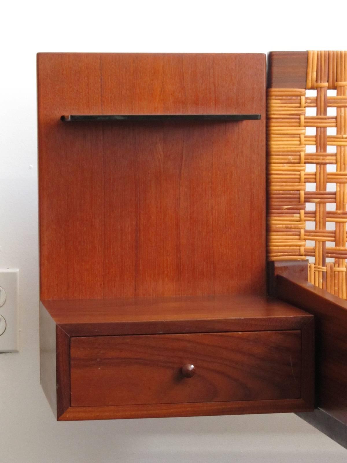 Hans Wegner GETAMA Teak and Caned Queen Bed with Attached Night Tables In Good Condition In Papaikou, HI
