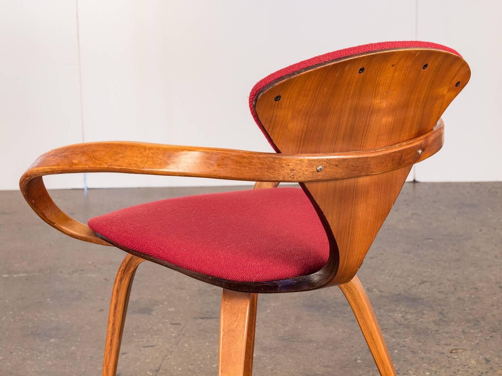 Plycraft Norman Cherner Pretzel Chair In Excellent Condition In Brooklyn, NY