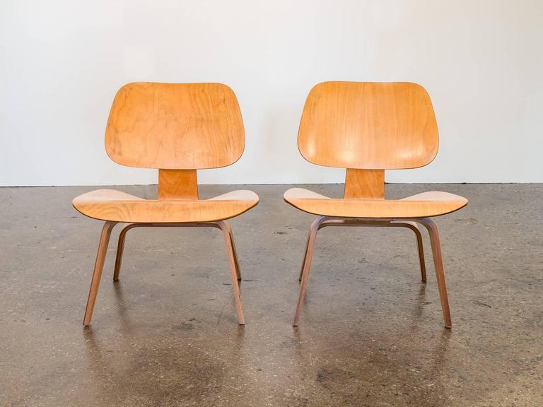 Eames Lcw Lounge Chairs For Herman Miller At 1stdibs Mid Century Modern Eames Lcw Lounge Chairs For Herman Miller