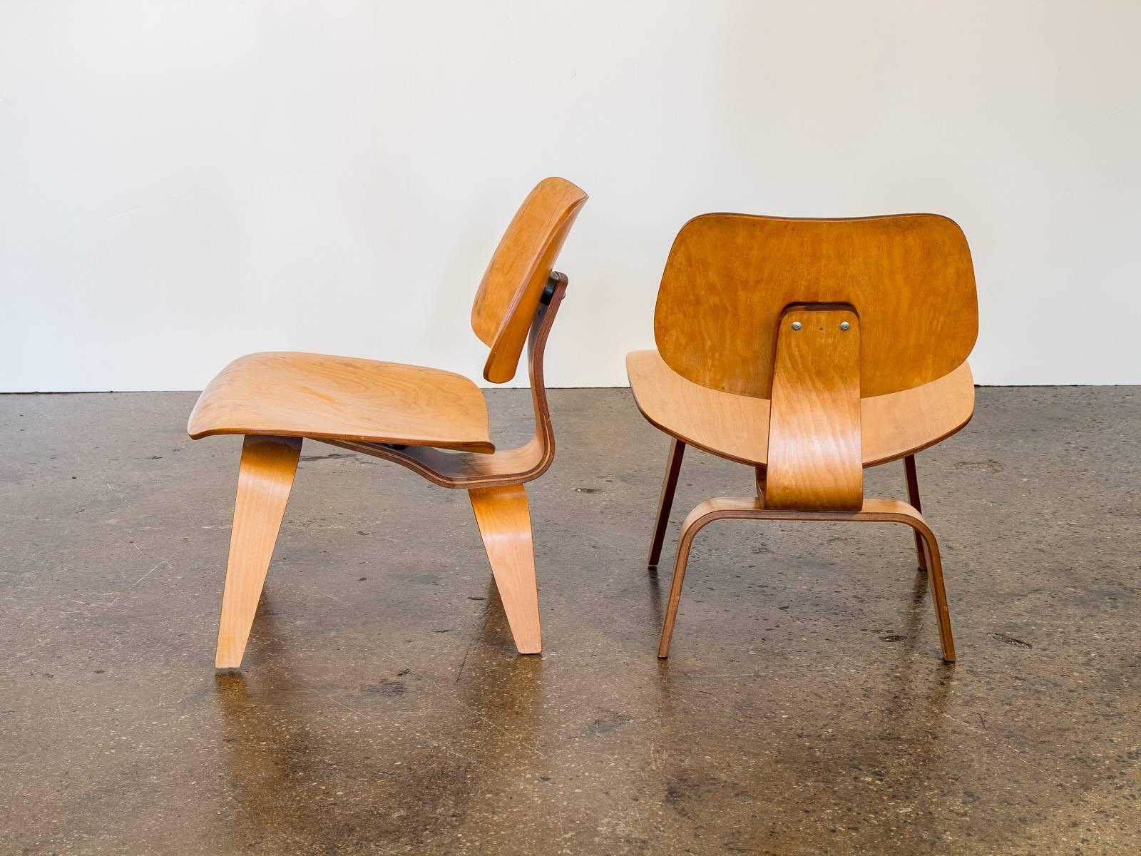 Eames LCW Lounge Chairs for Herman Miller In Excellent Condition In Brooklyn, NY