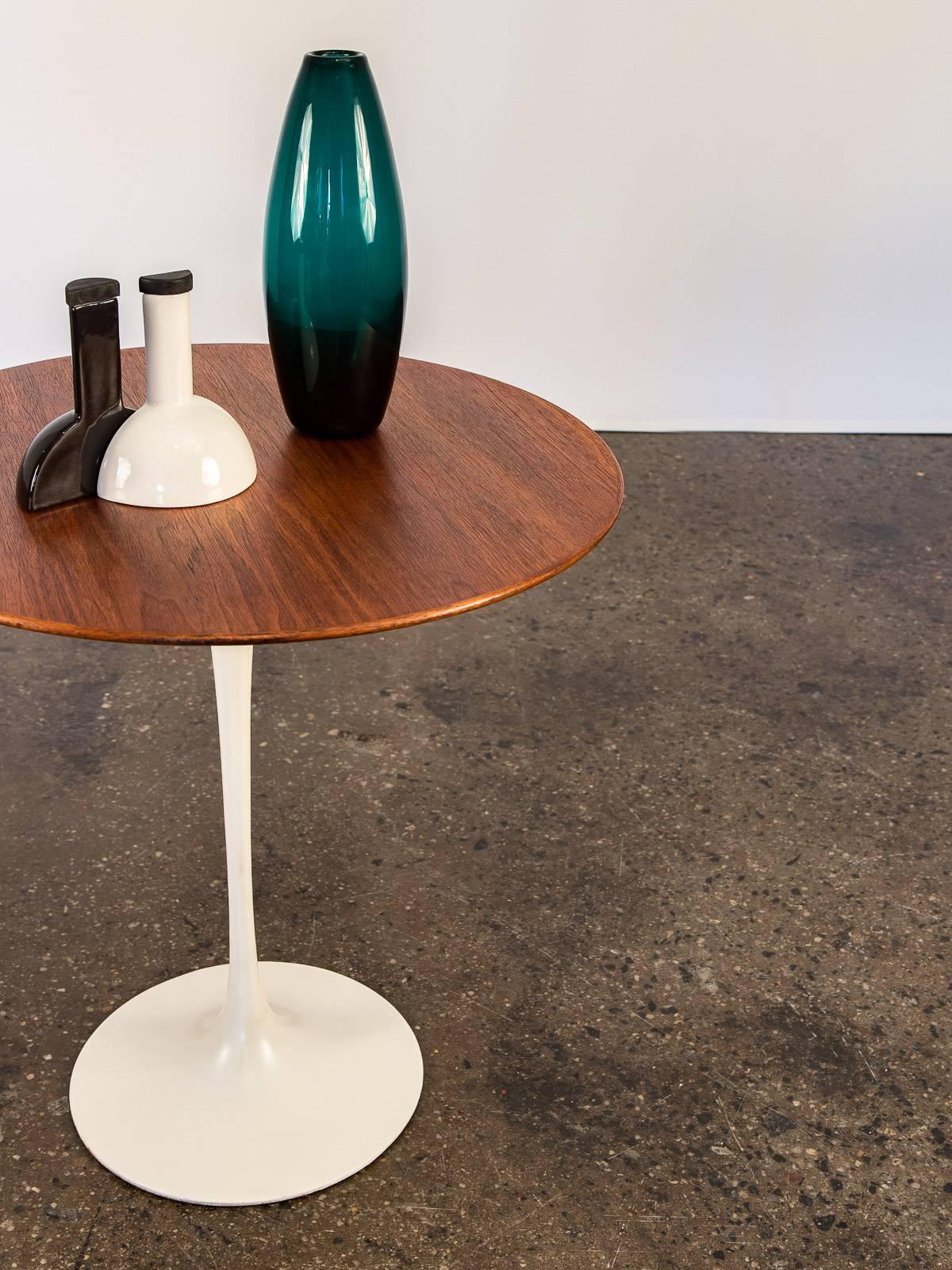 Tulip Side Table by Eero Saarinen In Excellent Condition In Brooklyn, NY