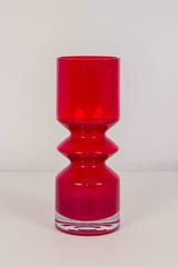 Vase scandinave en verre rubis