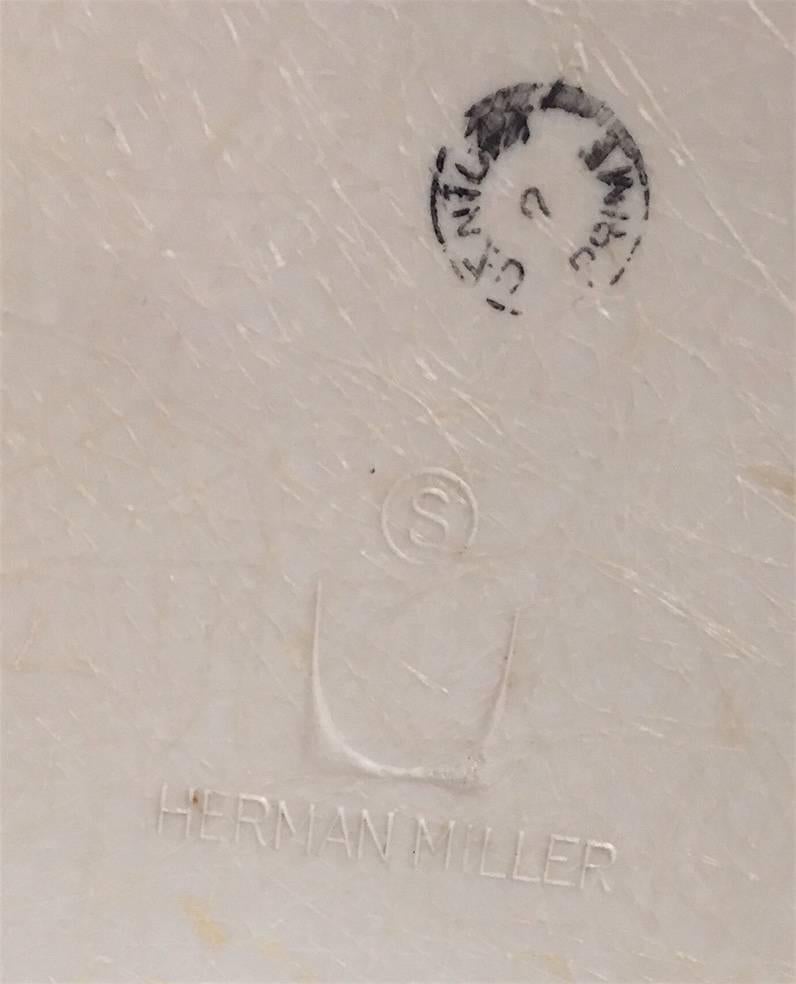 Eames für Herman Miller DSS Muschelstühle aus Pergament  (Glasfaser) im Angebot