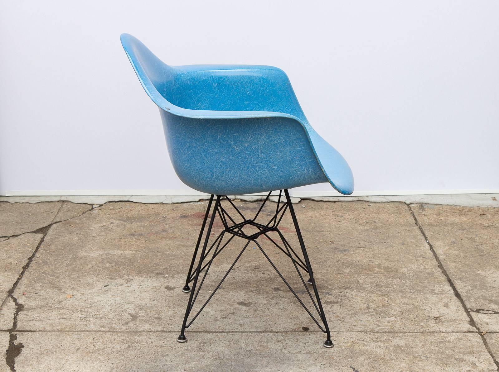 Mid-Century Modern Set of Four Eames Blue Molded Fiberglass Armchairs