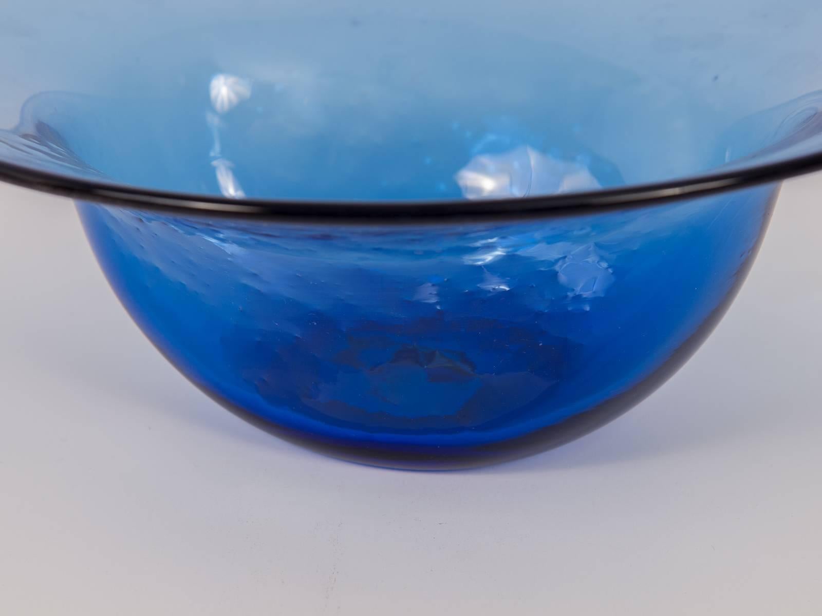 Dimpled Blenko Glass Bowl In Excellent Condition In Brooklyn, NY