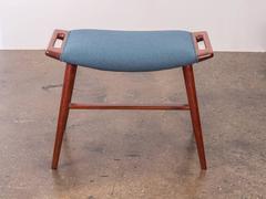 Hans J. Wegner AP-30 Music Stool