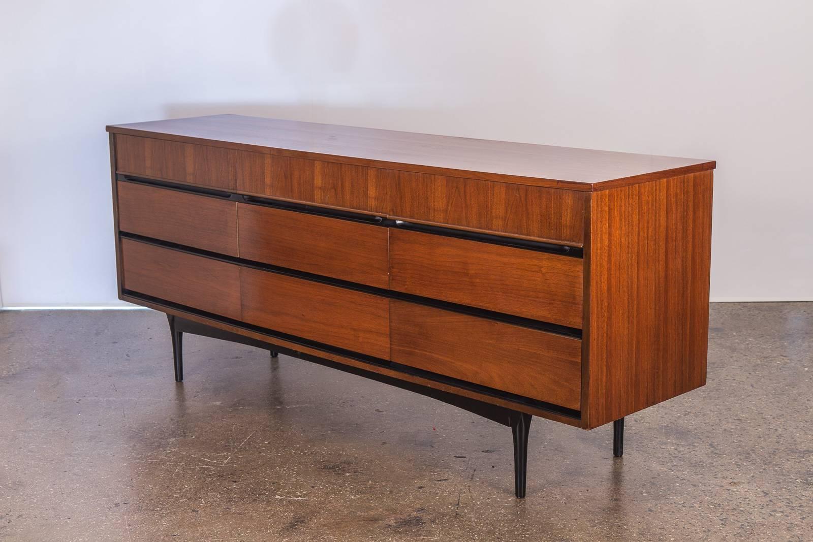 Mid-20th Century Mid-Century Modern Triple Dresser