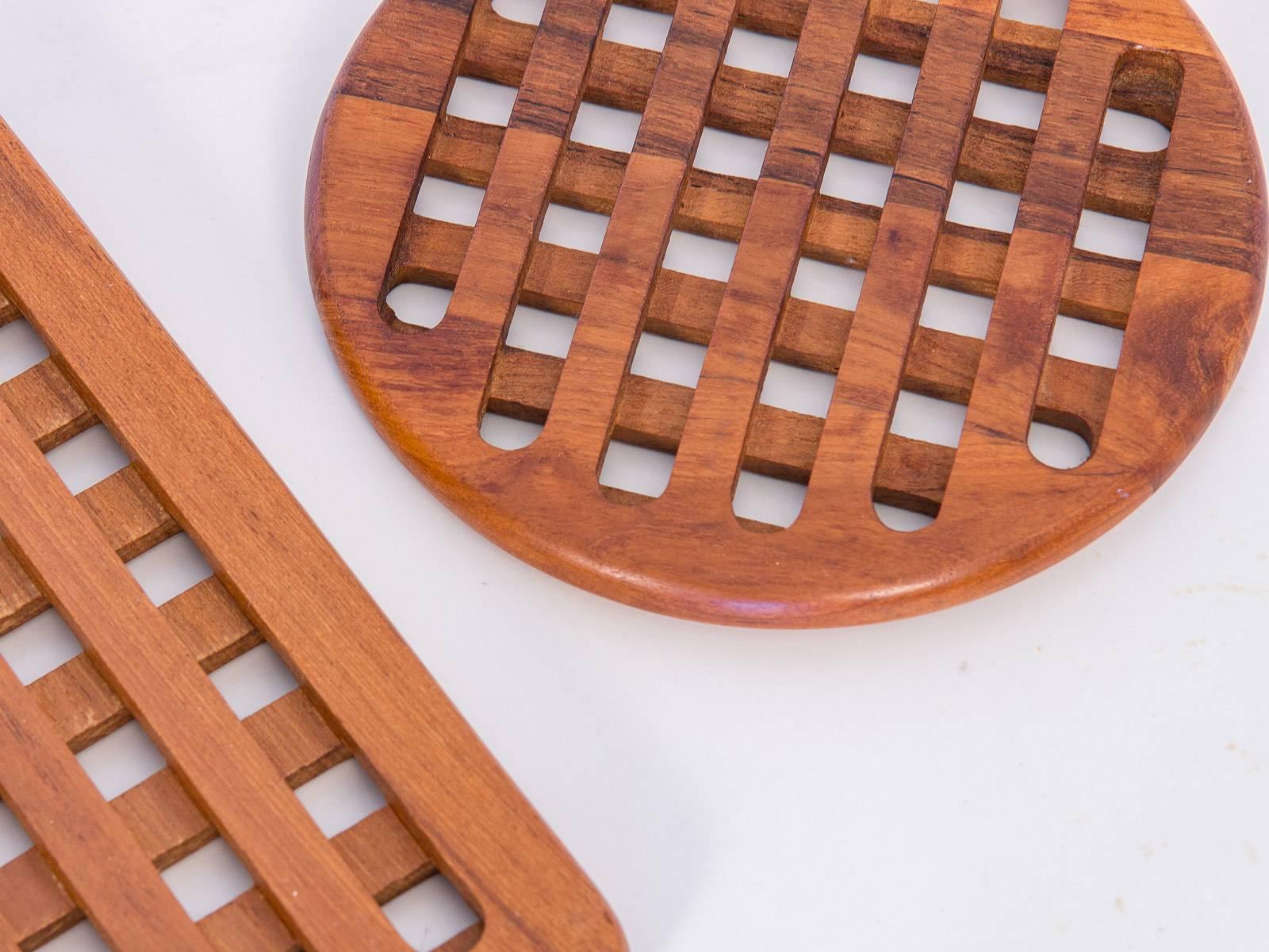 Pair of Danish Modern Lattice Trivets In Excellent Condition In Brooklyn, NY