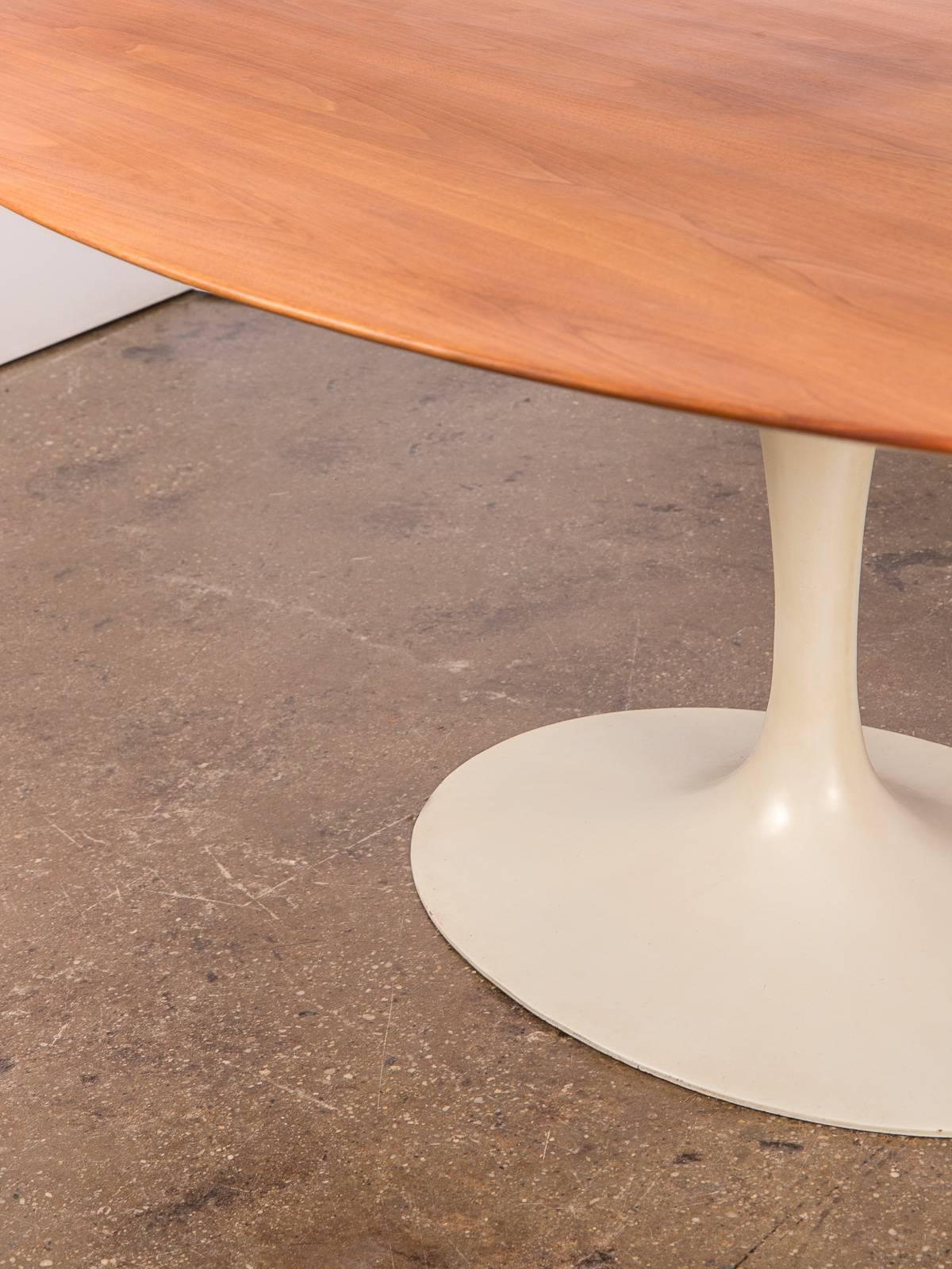 Eero Saarinen Oval Walnut Dining Table for Knoll 1