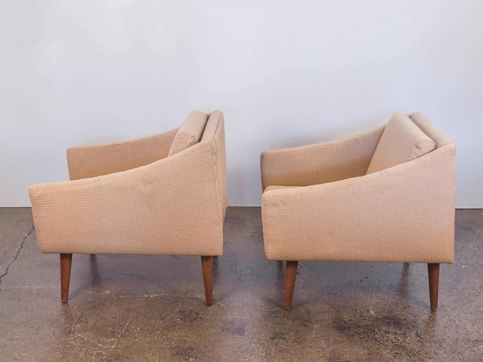 Late 20th Century Pair of Modern Club Chairs