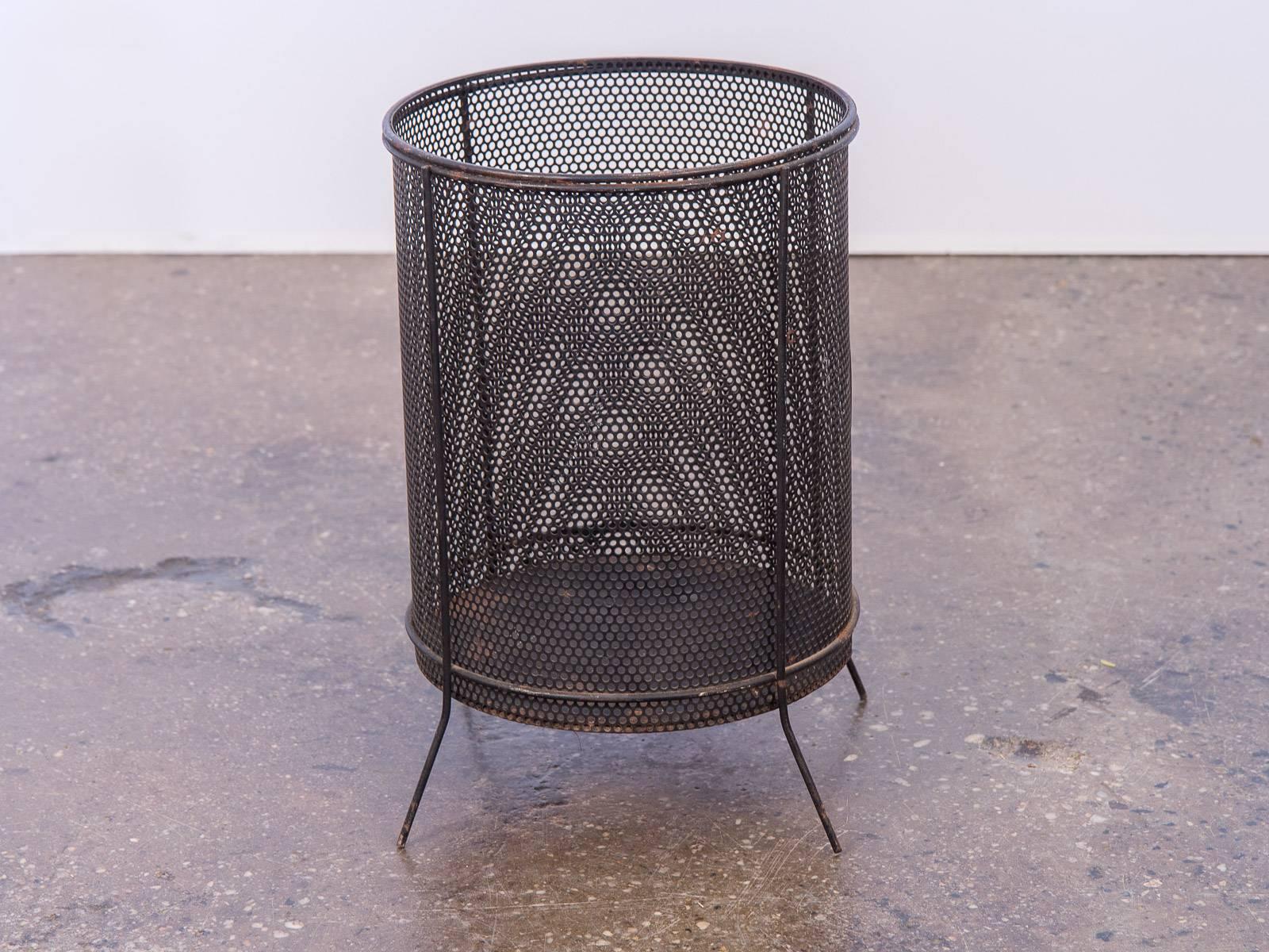 Mid-Century Modern Vintage Black Mesh Steel Wastebasket in Style of Richard Galef