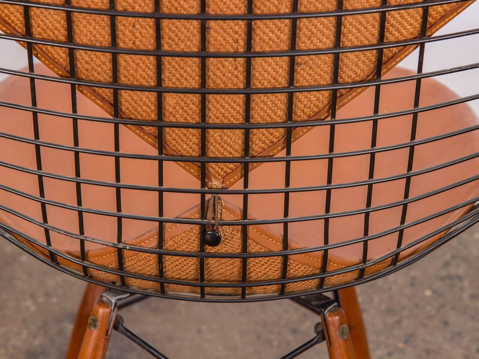 Original Eames PKW-2 Wire Chair on Dowel Swivel Base 3
