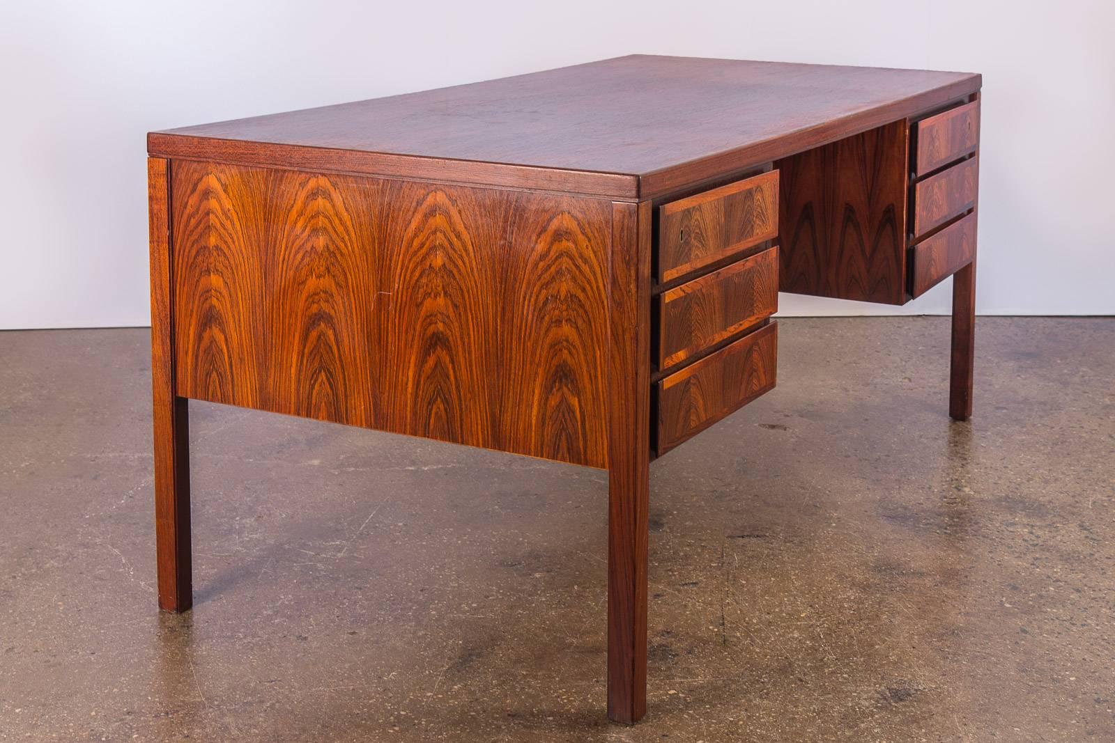 Mid-20th Century Model 77 Executive Rosewood Desk by Gunni Omann