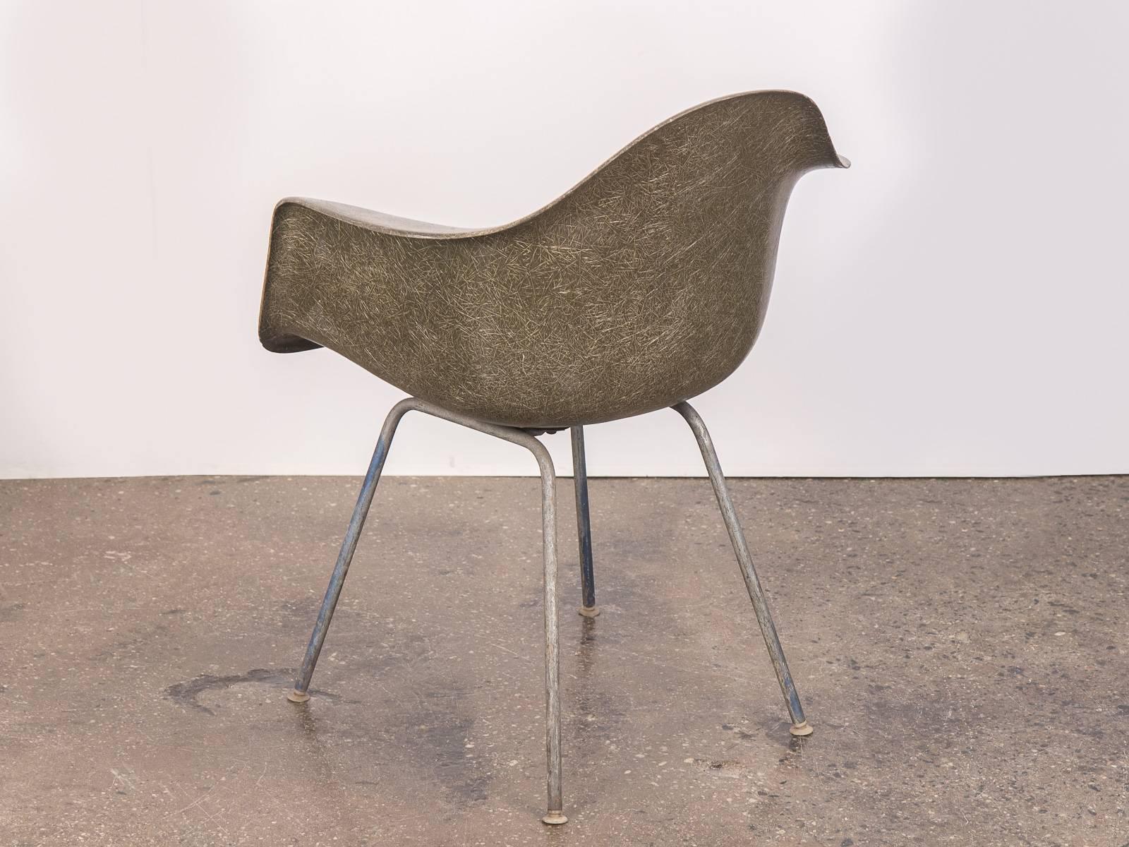 olive green eames chair