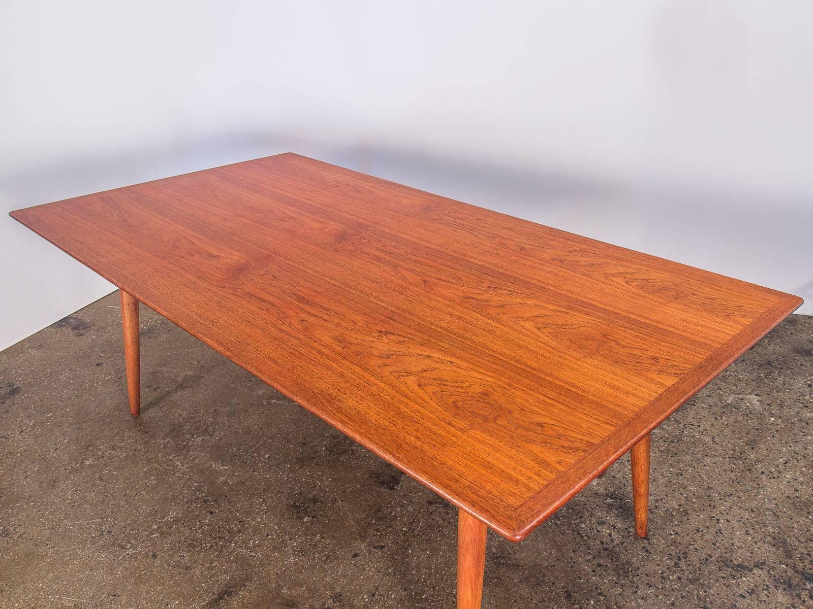 Hans J. Wegner JH570 Teak Dining Table for Johannes Hansen In Excellent Condition In Brooklyn, NY