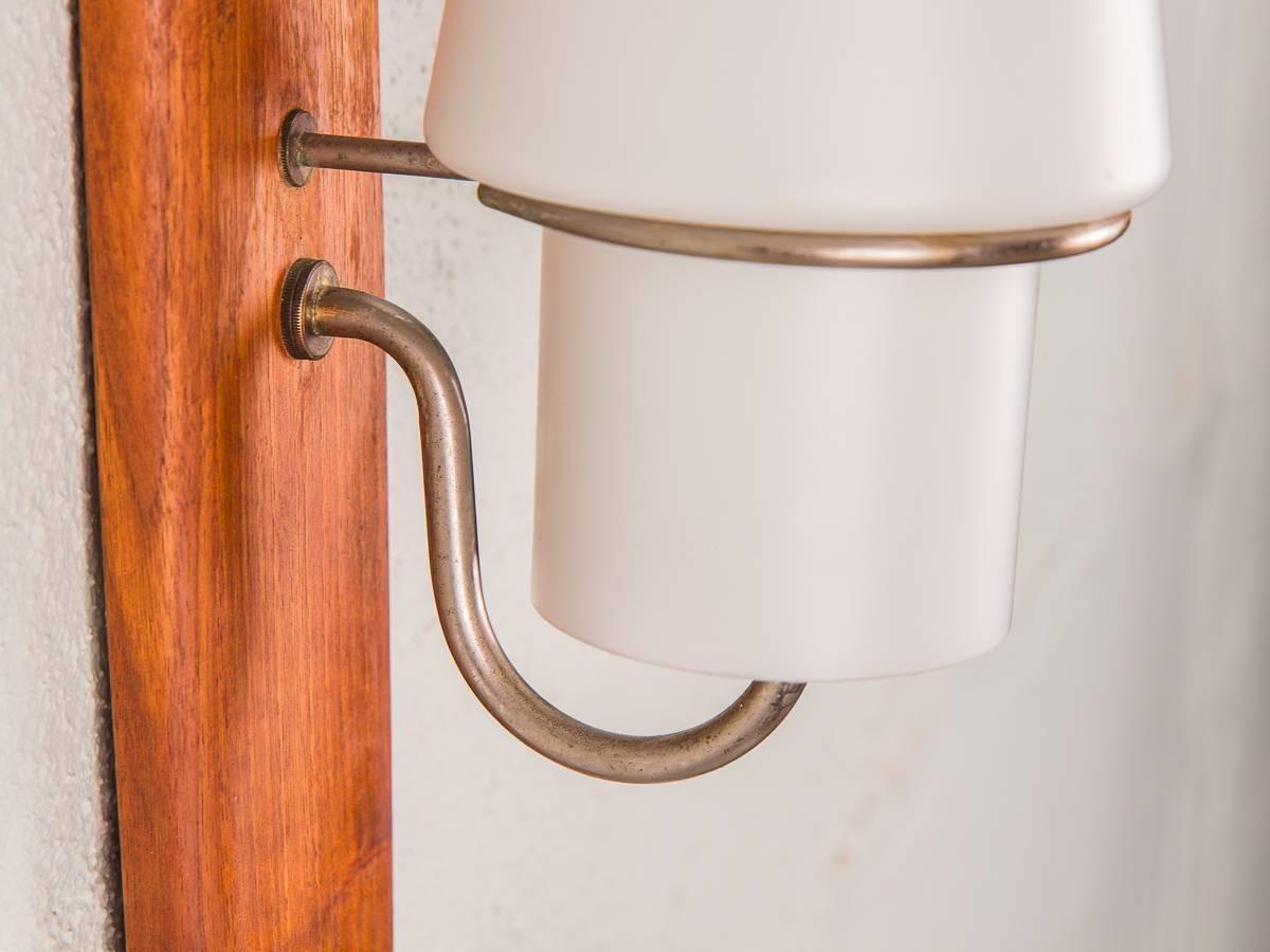 Teck Lampe d'applique verticale danoise moderne en vente