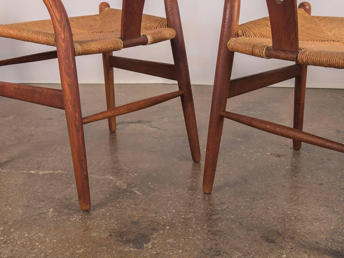 Set of Six Wegner Wishbone CH-24 Dining Chairs for Carl Hansen & Son In Good Condition In Brooklyn, NY